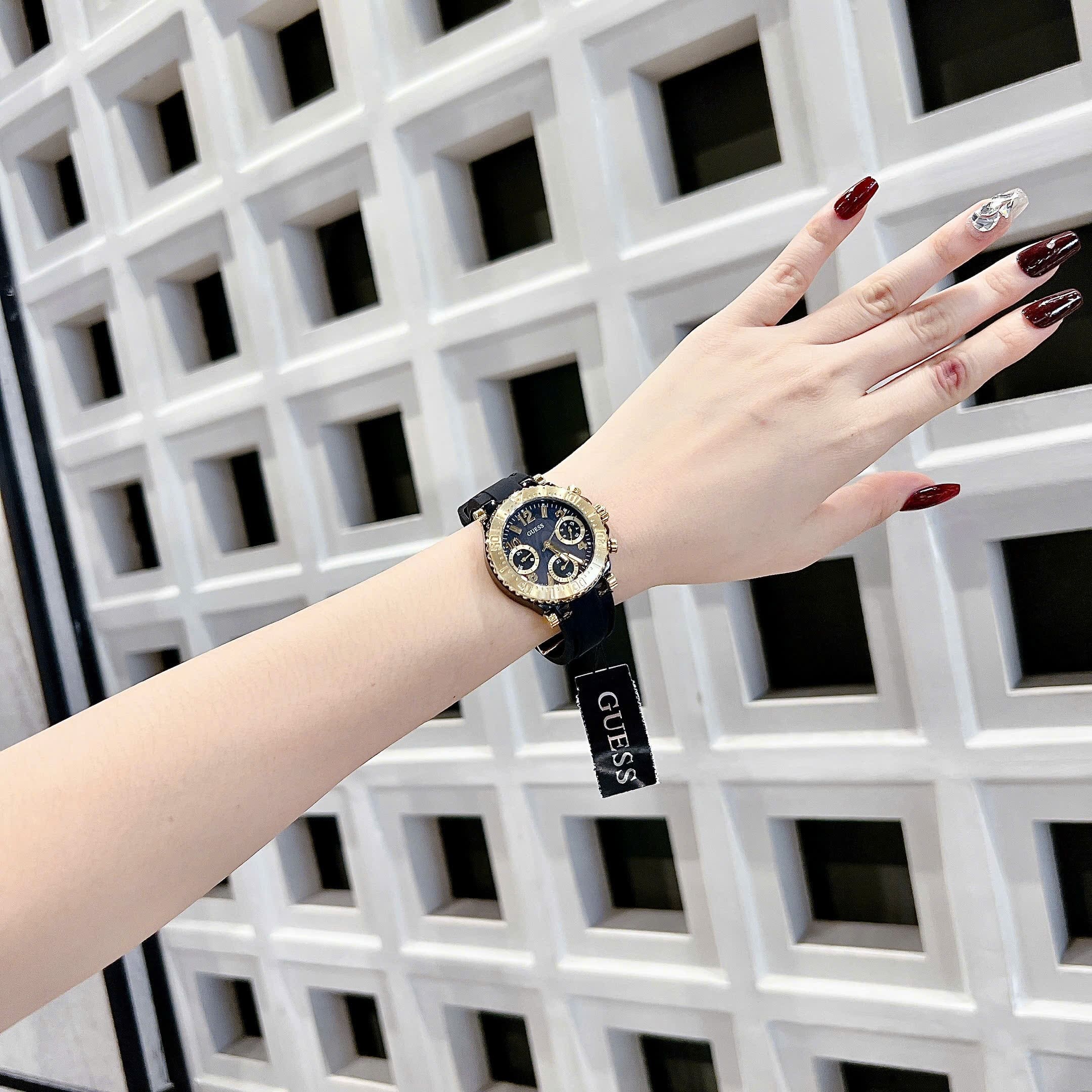 Đồng Hồ Guess Cosmic |Nữ Giới |Mặt Vàng Gold |Dây Cao Su Màu Đen |Máy Pin (Quartz) |Size 36mm |donghogiatot.vn