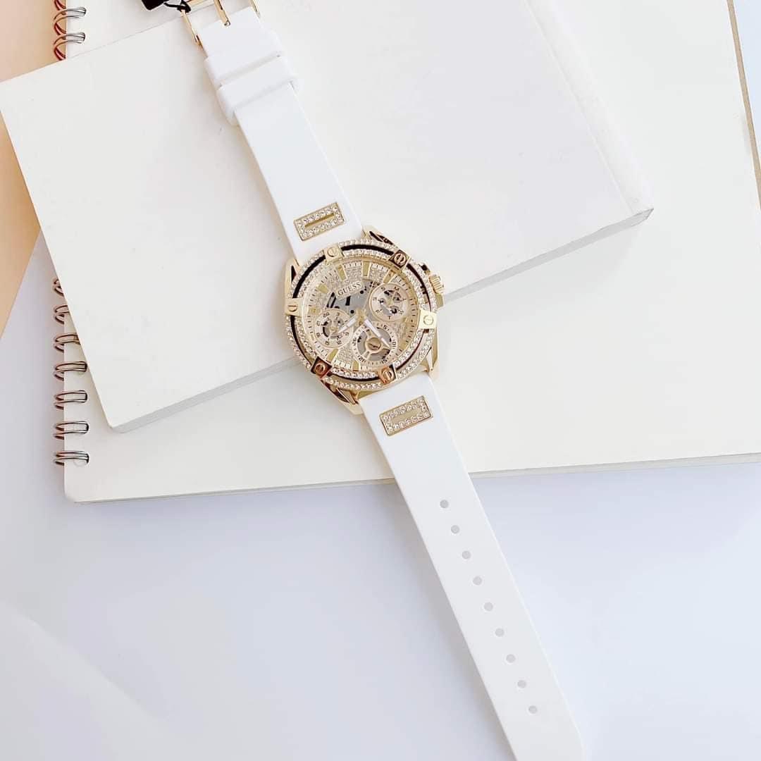 Đồng Hồ Guess Cut-Thru |Nữ Giới |Đính Đá Vàng Gold |Dây Sillicone Trắng |Máy Pin (Quartz) |Size 38mm |donghogiatot.vn