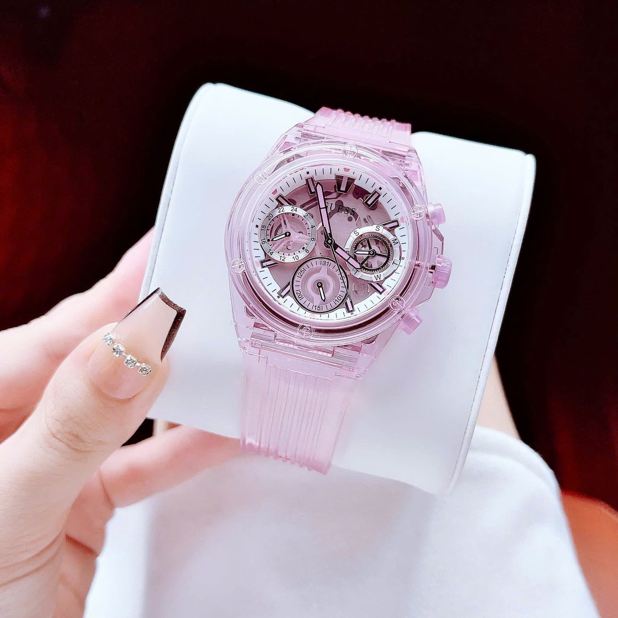 Đồng Hồ Guess Eco-Friendly Pink |Nữ Giới |Mặt Màu Hồng |Dây Silicone Trong Suốt |Máy Pin (Quartz) |Size 39mm |donghogiatot.vn