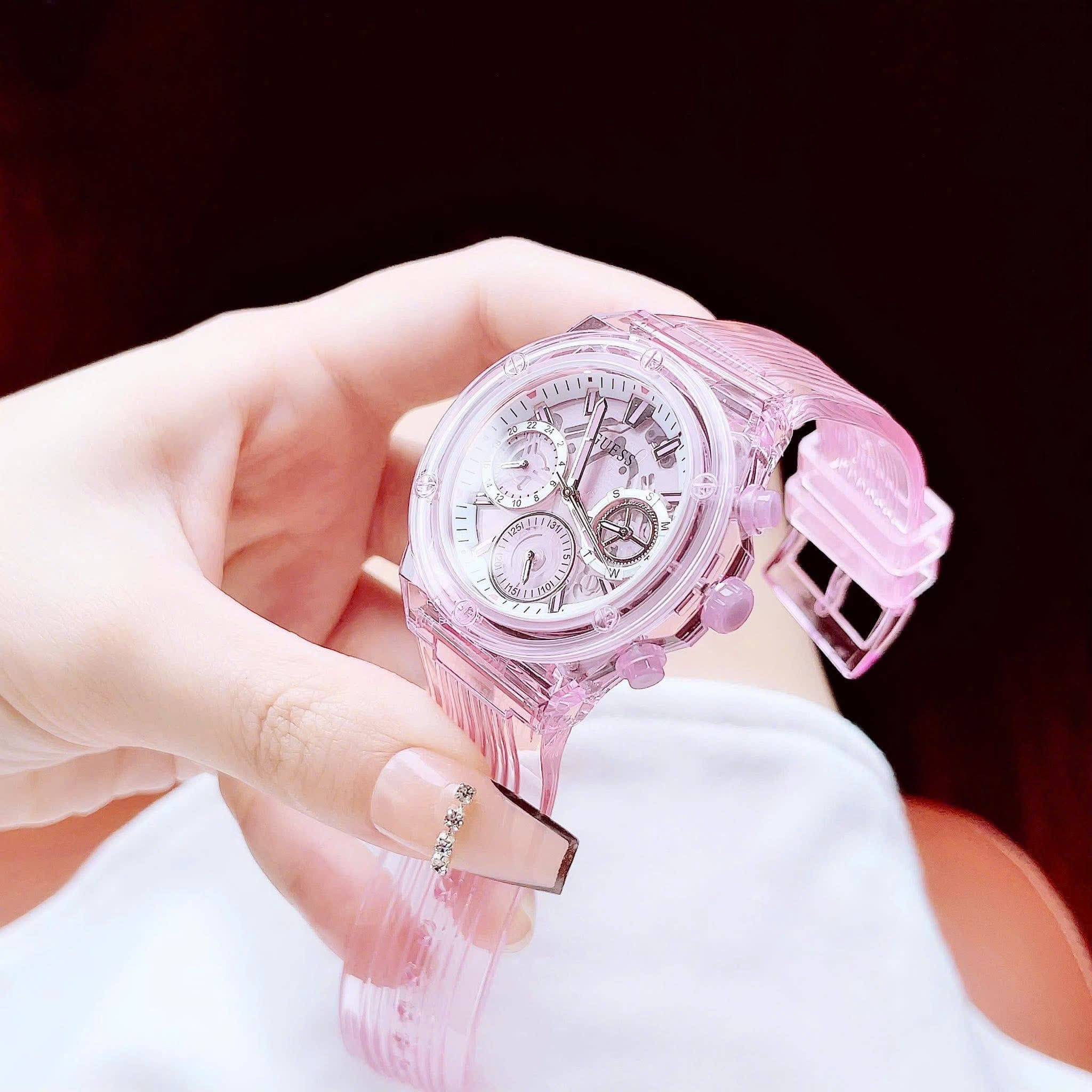 Đồng Hồ Guess Eco-Friendly Pink |Nữ Giới |Mặt Màu Hồng |Dây Silicone Trong Suốt |Máy Pin (Quartz) |Size 39mm |donghogiatot.vn