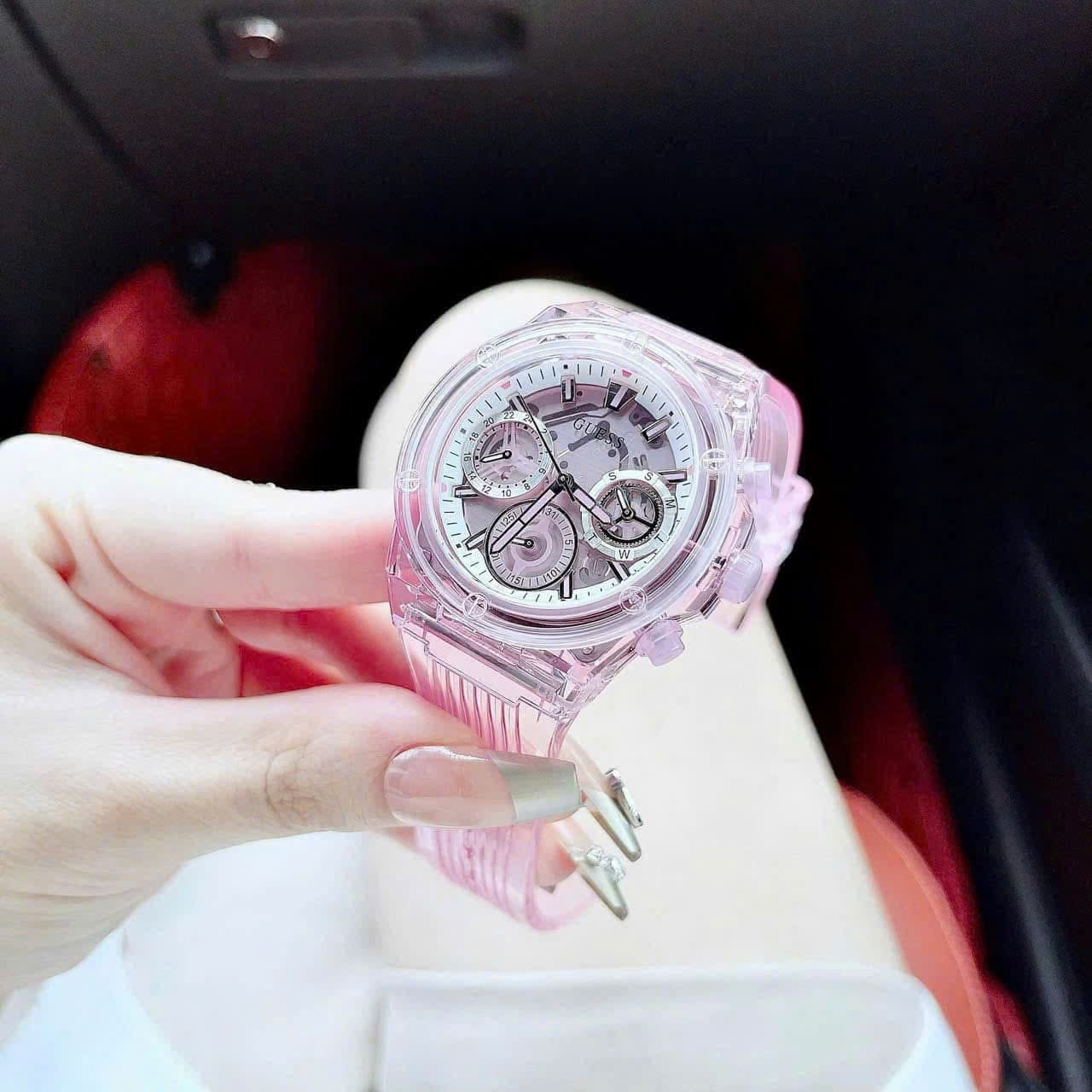 Đồng Hồ Guess Eco-Friendly Pink |Nữ Giới |Mặt Màu Hồng |Dây Silicone Trong Suốt |Máy Pin (Quartz) |Size 39mm |donghogiatot.vn
