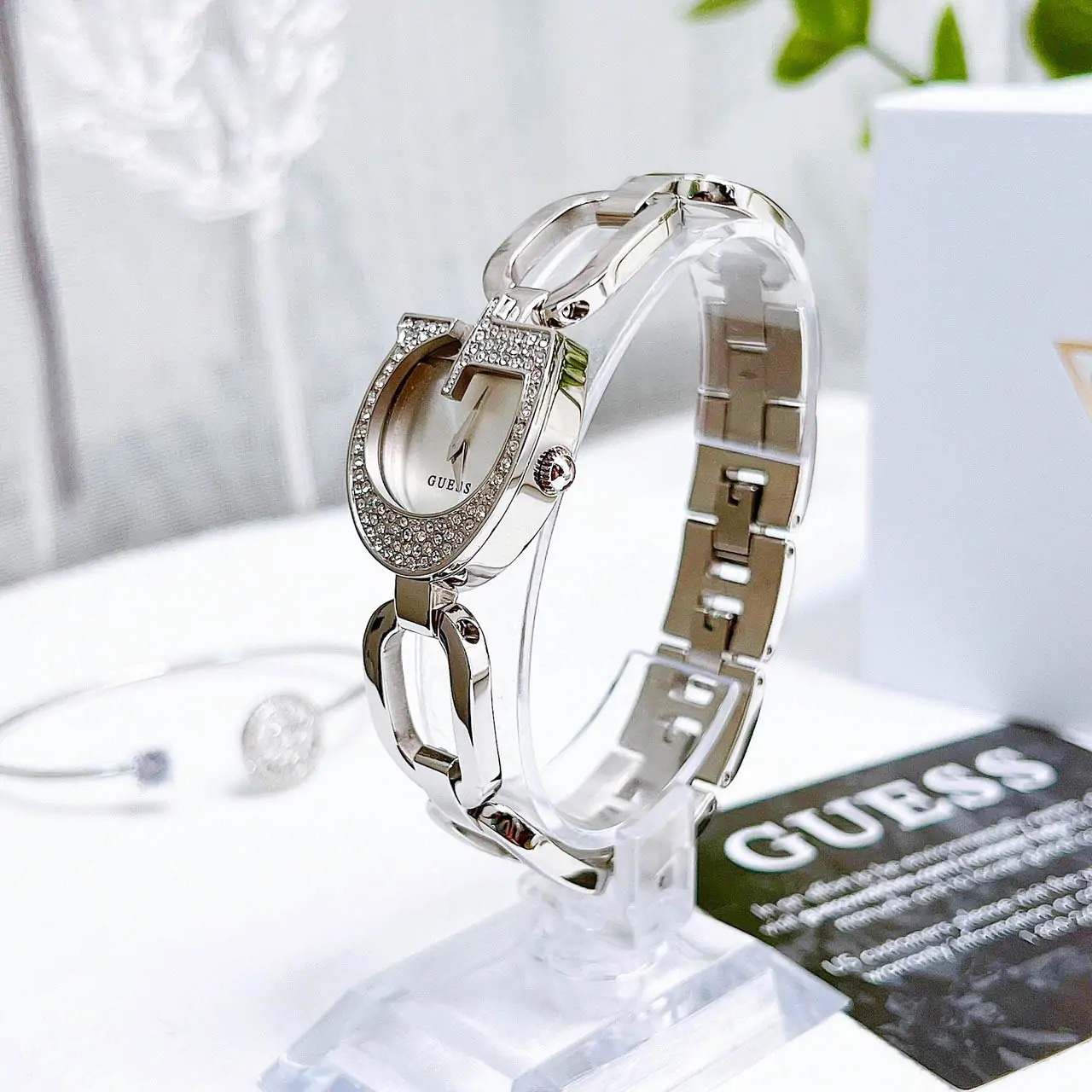 Đồng Hồ Guess Gia |Nữ Giới |Mặt Chữ G |Dây Mắt Xích Trắng Silver |Máy Pin (Quartz) |Size 22mm |donghogiatot.vn