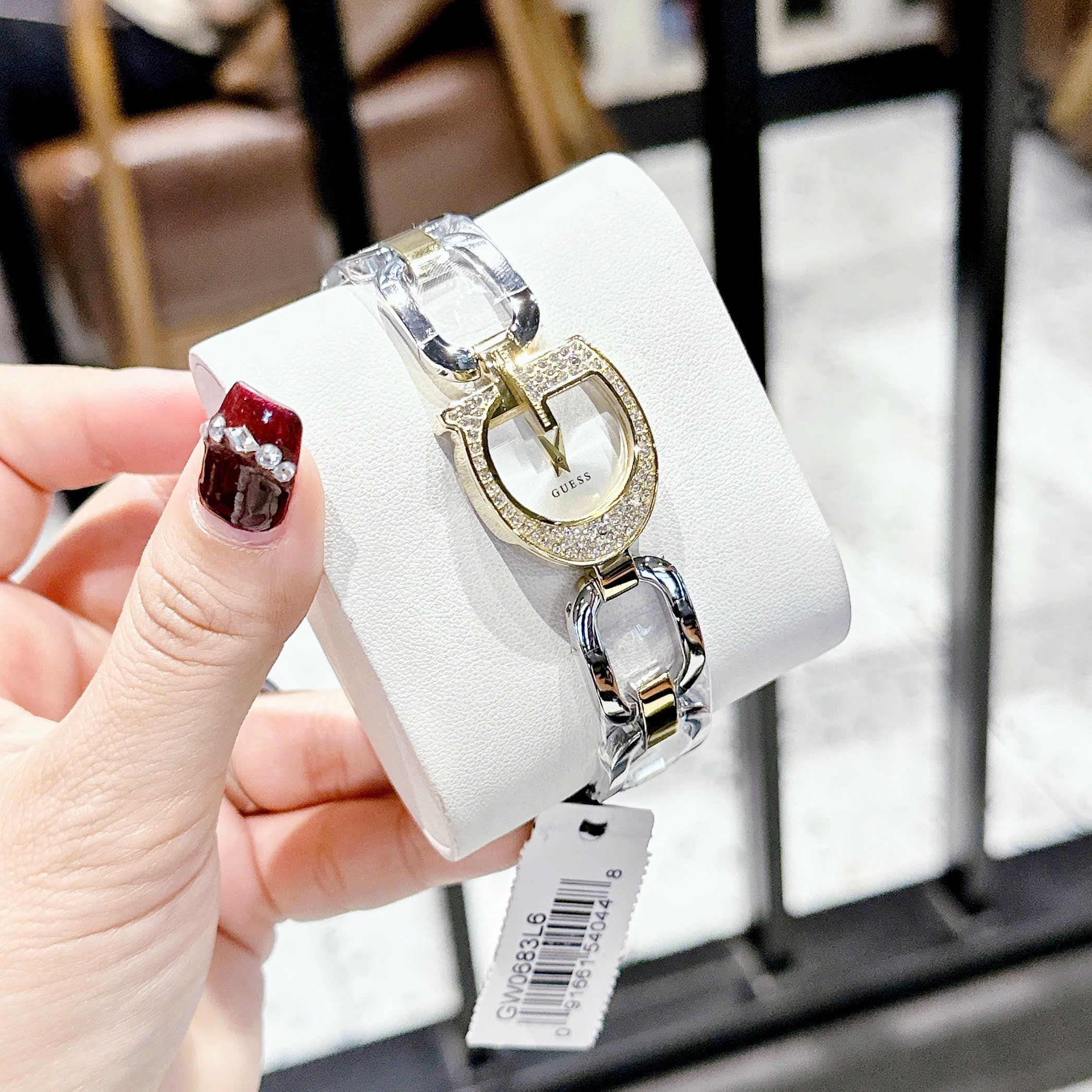 Đồng Hồ Guess Gia |Nữ Giới |Mặt Hình Bán Nguyệt |Lắc Tay Demi Vàng Gold |Máy Pin (Quartz) |Size 22mm |donghogiatot.vn