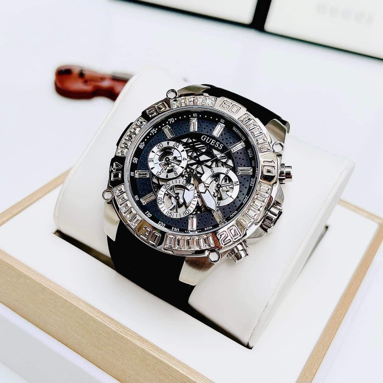 Đồng Hồ Guess Intrepid |Nam Giới |Đính Đá Silver |Dây Cao Su Đen |Máy Pin (Quartz) |Size 46mm |donghogiatot.vn