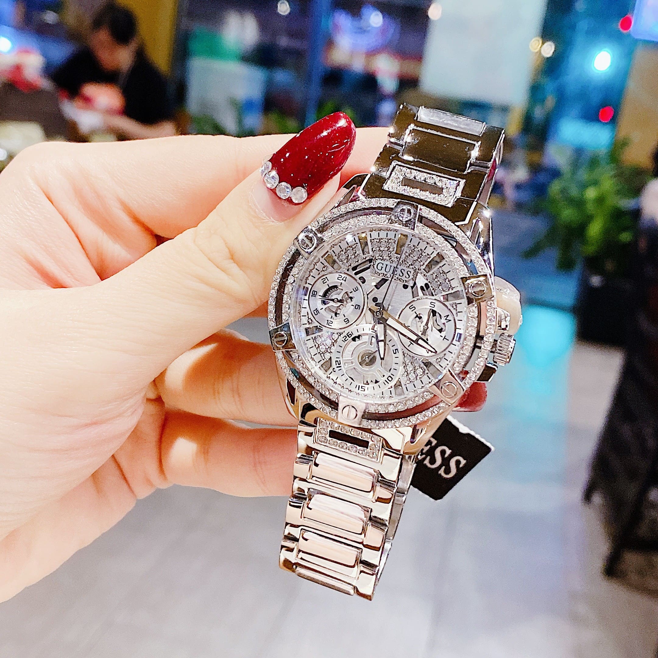 Đồng Hồ Guess Iridescent |Nữ Giới |Đính Đá |Dây Kim Loại Silver |Máy Pin (Quartz) |Size 40mm |donghogiatot.vn
