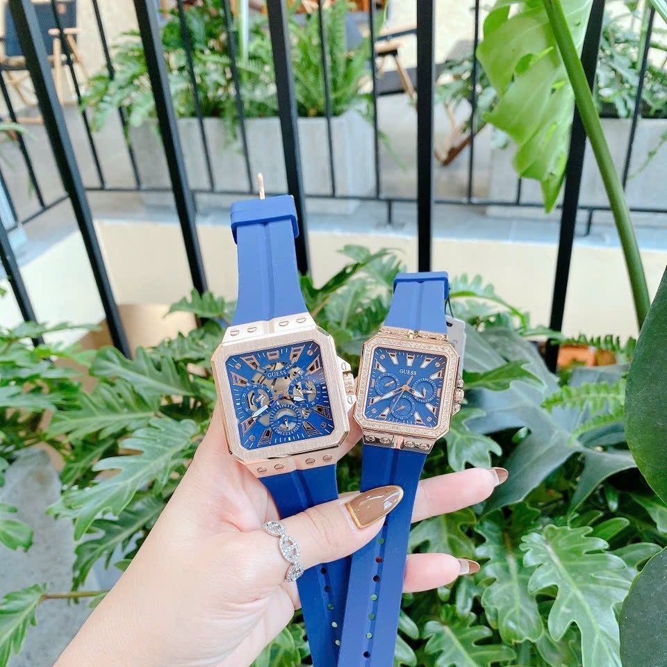 Đồng Hồ Guess Leo |Cặp Đôi |Mặt Vuông Rose Gold |Dây Sillicone Xanh |Size 42x34mm |donghogiatot.vn