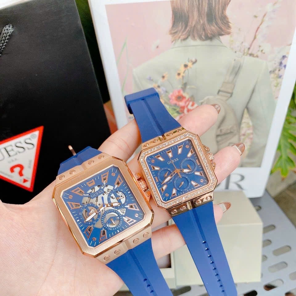 Đồng Hồ Guess Leo |Cặp Đôi |Mặt Vuông Rose Gold |Dây Sillicone Xanh |Size 42x34mm |donghogiatot.vn