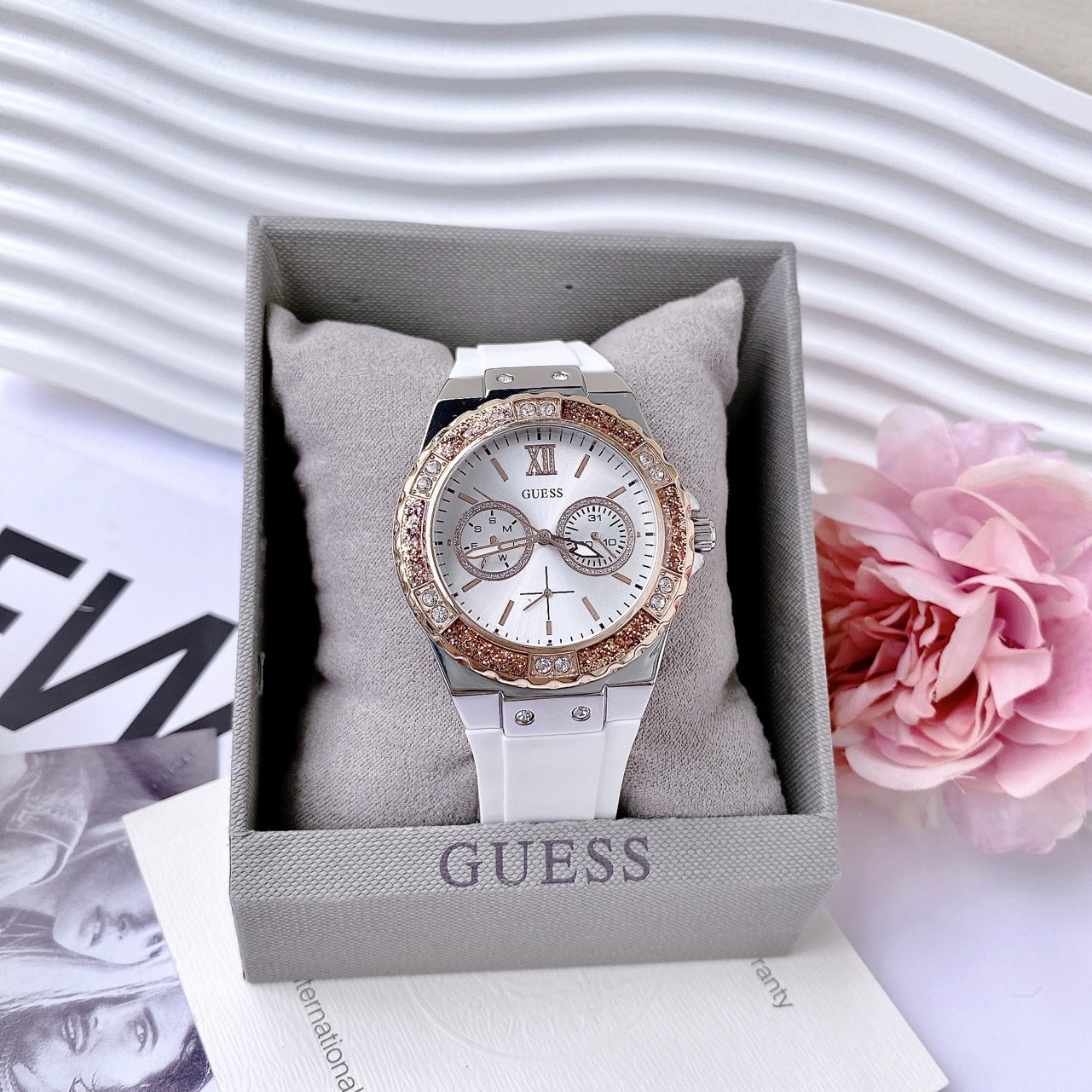 Đồng Hồ Guess Limelight |Nữ Giới |Đính Đá |Dây Sillicone Trắng |Máy Pin (Quartz) |Size 36mm |donghogiatot.vn