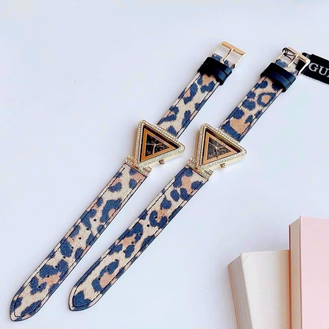 Đồng Hồ Guess Mặt Tam Giác |Nữ Giới |Đính Đá |Dây Da Beo |Máy Pin (Quartz) |Size 34mm |donghogiatot.vn