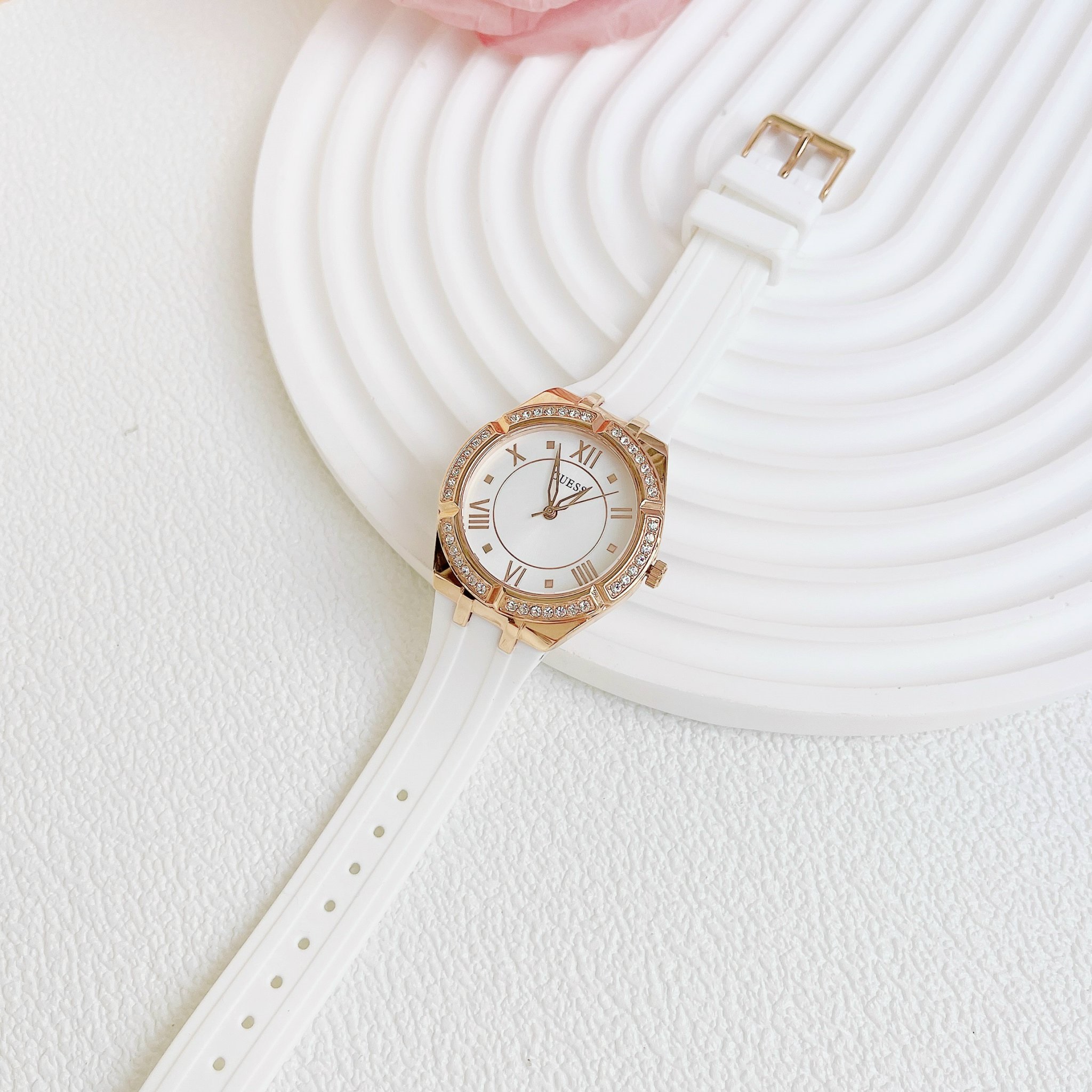 Đồng Hồ Guess Modern |Nữ Giới |Rose Gold |Dây Sillicone Trắng |Máy Pin (Quartz) |Size 36mm |donghogiatot.vn