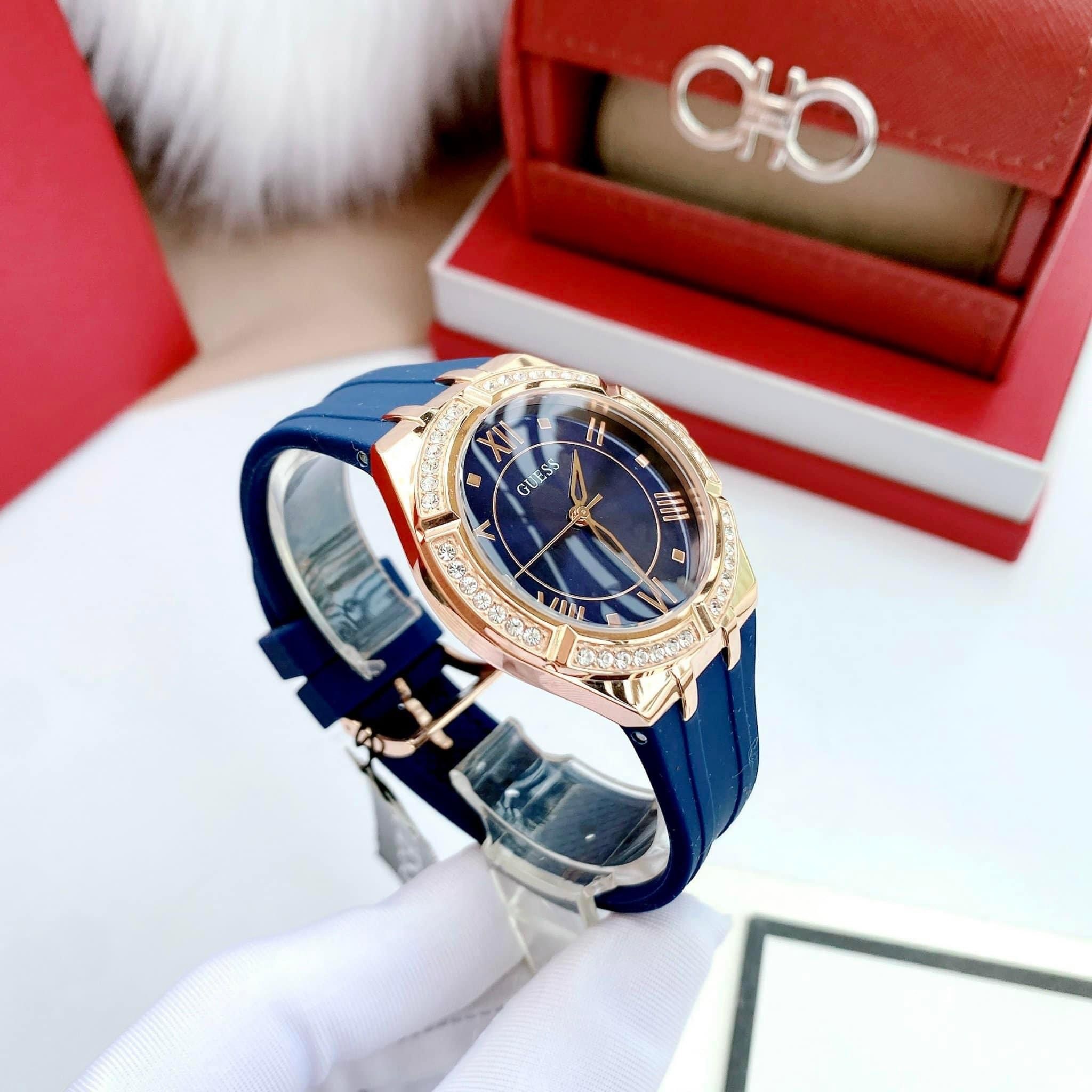 Đồng Hồ Guess Modern |Nữ Giới |Rose Gold |Dây Sillicone Xanh |Máy Pin (Quartz) |Size 36mm |donghogiatot.vn