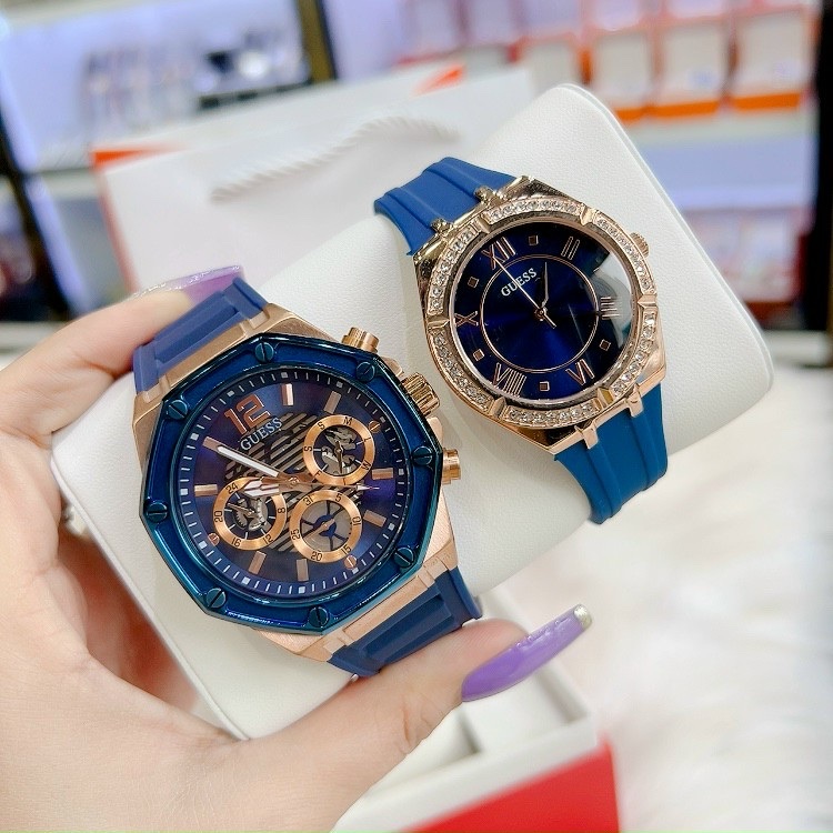 Đồng Hồ Guess Momentum |Cặp Đôi |Đính Đá |Dây Sillicone Xanh |Size 44x36mm |donghogiatot.vn