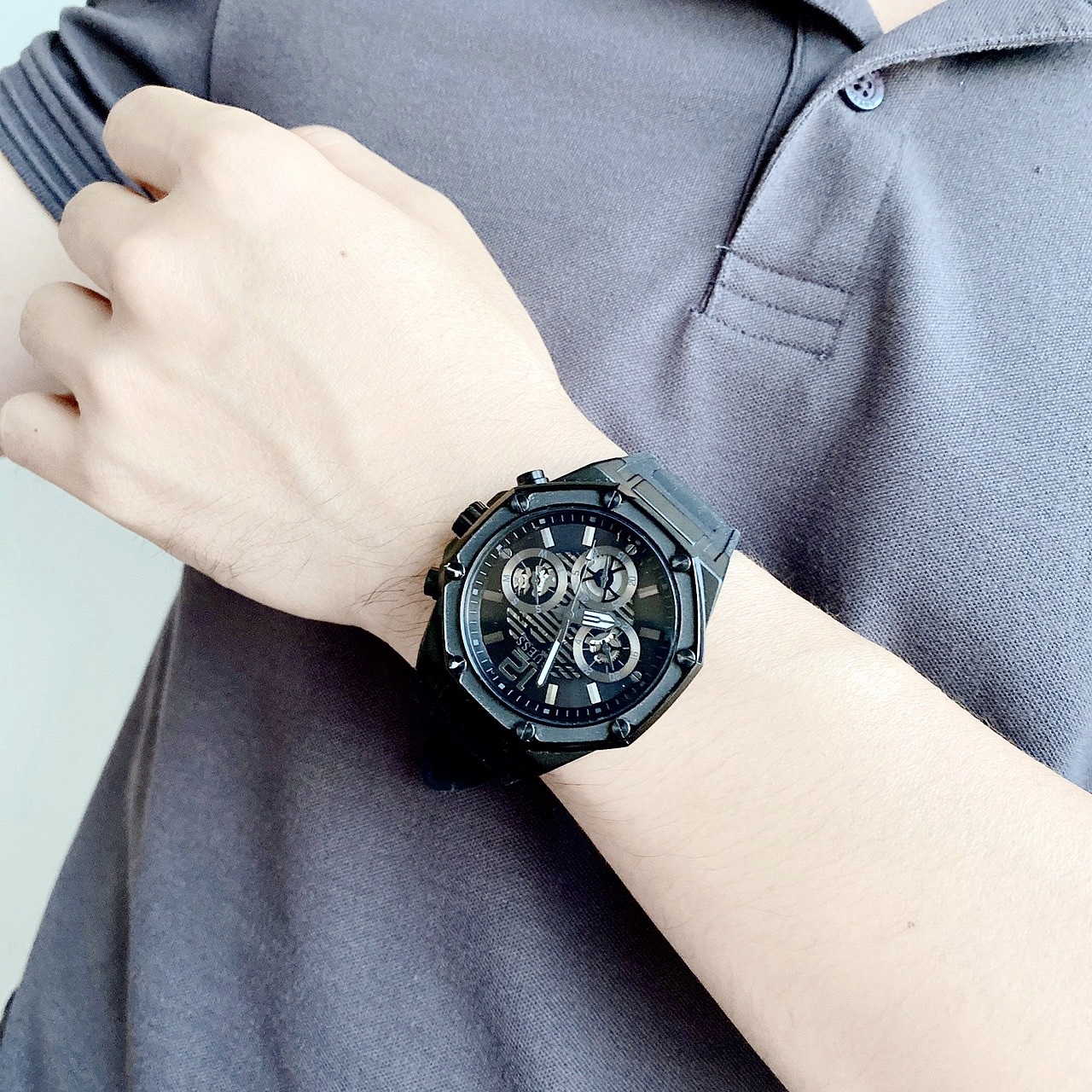 Đồng Hồ Guess Momentum |Nam Giới |Chronograph |Dây Sillicone Đen |Máy Pin (Quartz) |Size 44mm |donghogiatot.vn