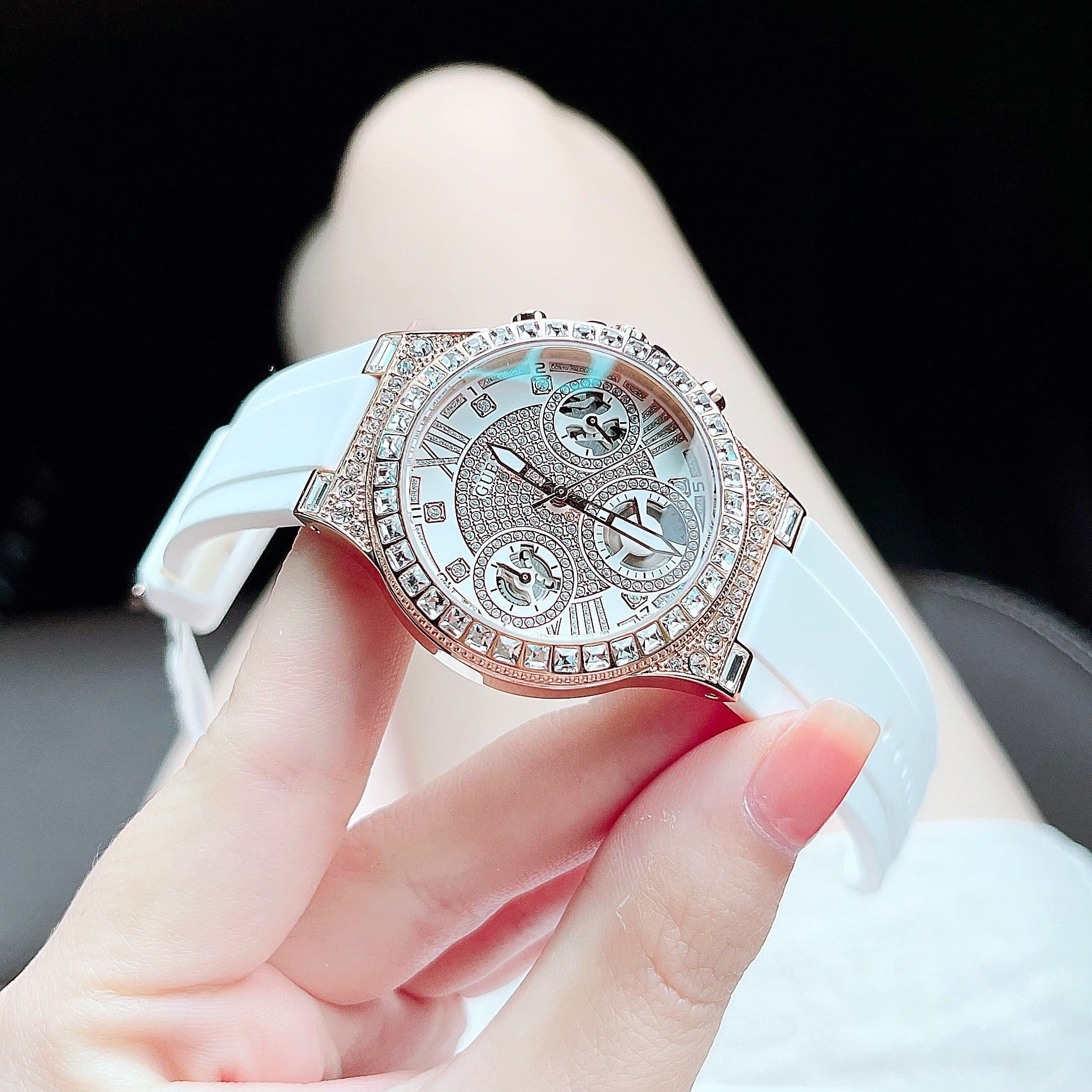 Đồng Hồ Guess Moonlight |Nữ Giới |Đính Đá Rose Gold |Dây Sillicone Trắng |Máy Pin (Quartz) |Size 36mm |donghogiatot.vn