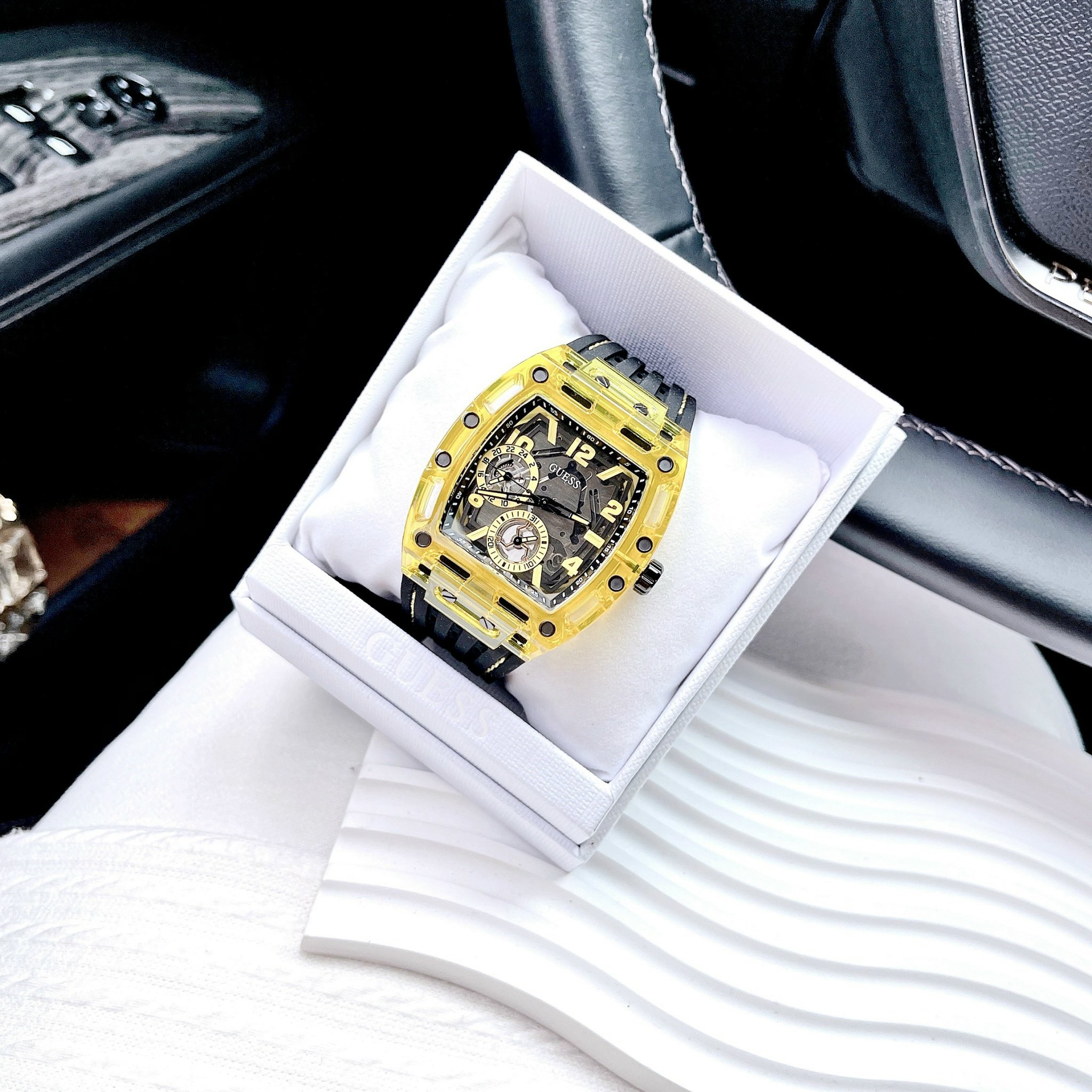 Đồng Hồ Guess Multi Function |Nam Giới |Vàng Gold |Dây Sillicone Đen |Máy Pin (Quartz) |Size 44mm |donghogiatot.vn