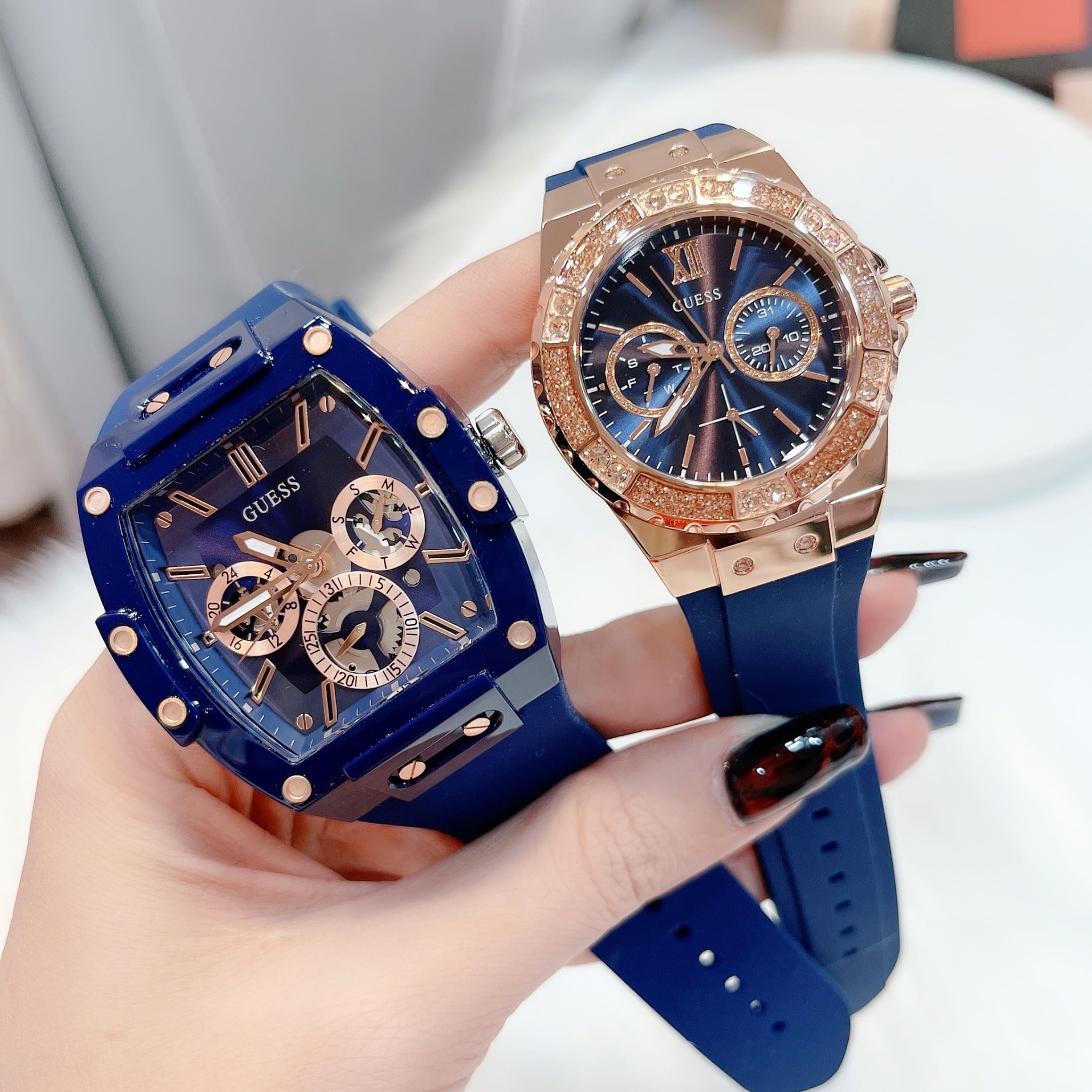 Đồng Hồ Guess Phoenix |Cặp Đôi |Rose Gold |Dây Sillicone Xanh Dương |Size 43x36mm |donghogiatot.vn