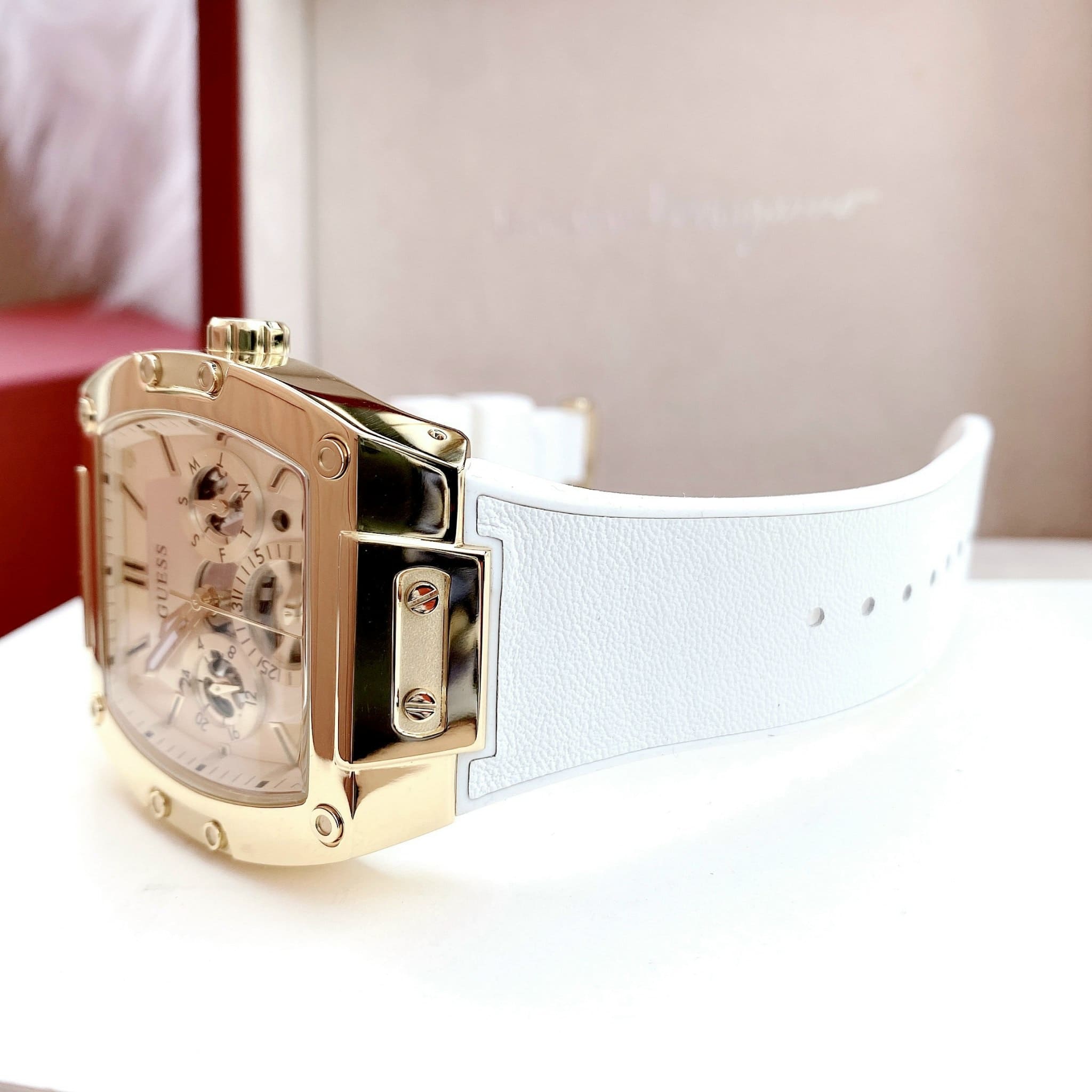 Đồng Hồ Guess Phoenix |Nam Giới |Vàng Gold |Dây Sillicone Trắng |Máy Pin (Quartz) |Size 43x51mm |donghogiatot.vn