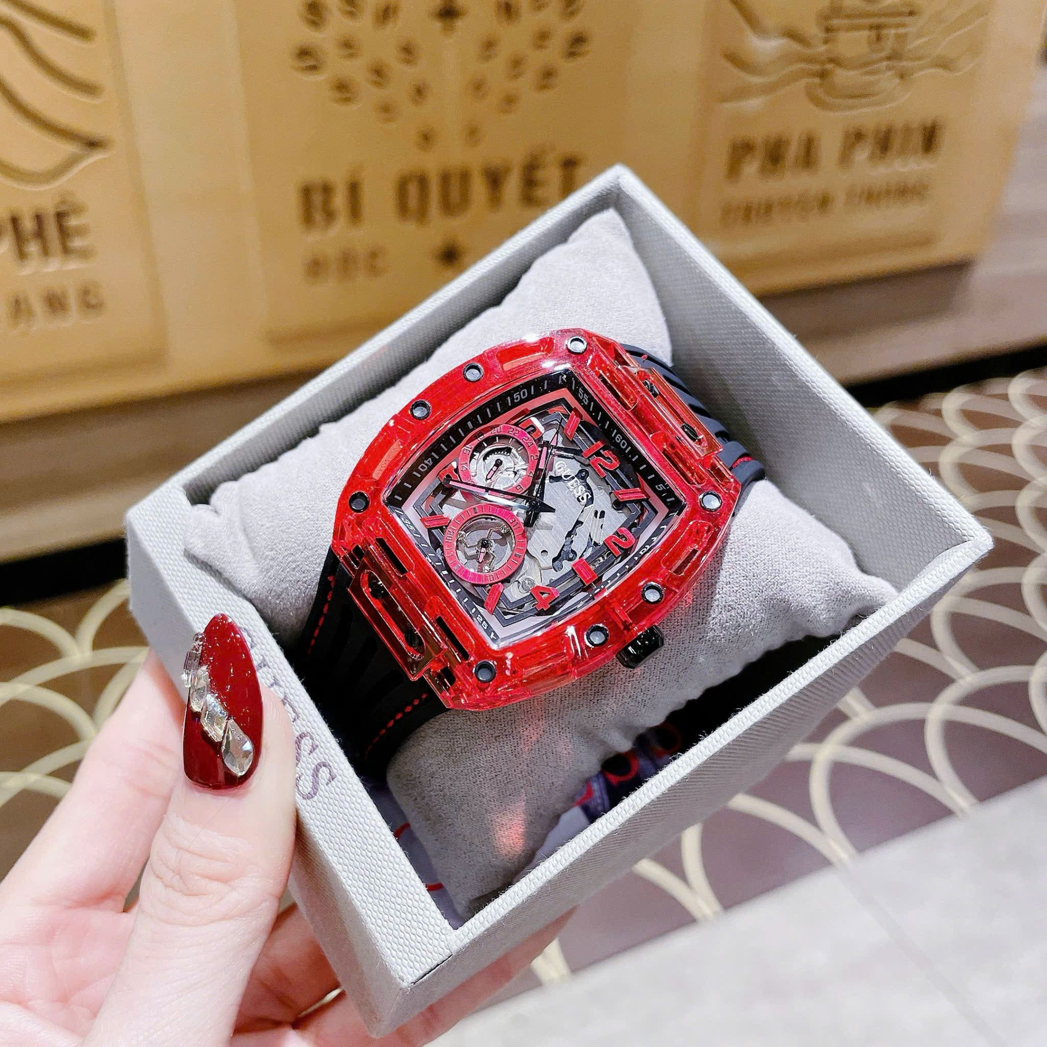 Đồng Hồ Guess Phoenix |Nam Giới |Chronograph |Mặt Đỏ |Dây Sillicone Đen |Máy Pin (Quartz) |Size 43x51mm |donghogiatot.vn