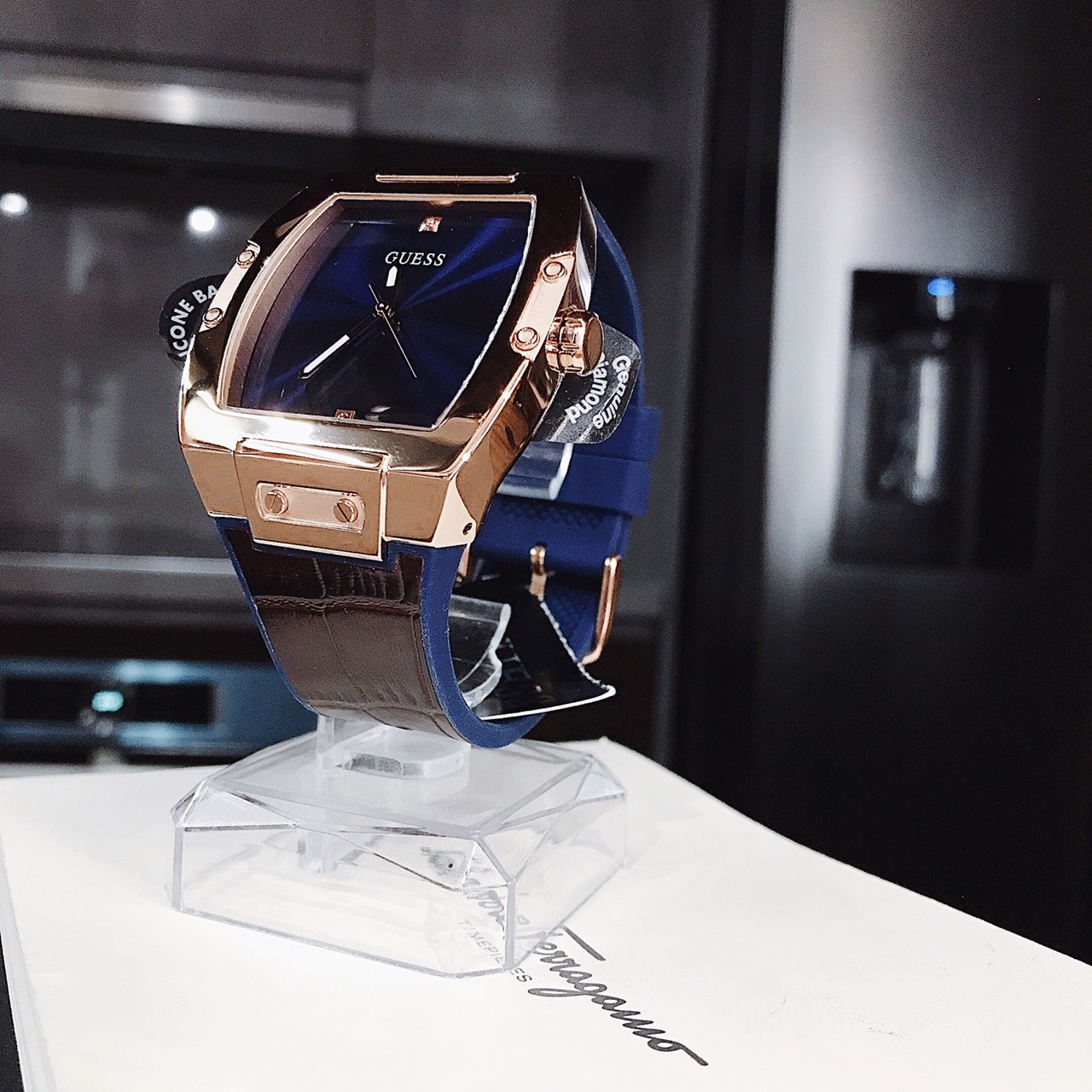 Đồng Hồ Guess Phoenix |Nam Giới |Mặt Xanh Dương |Dây Cao Su Nâu |Máy Pin (Quartz) |Size 43x51mm |donghogiatot.vn