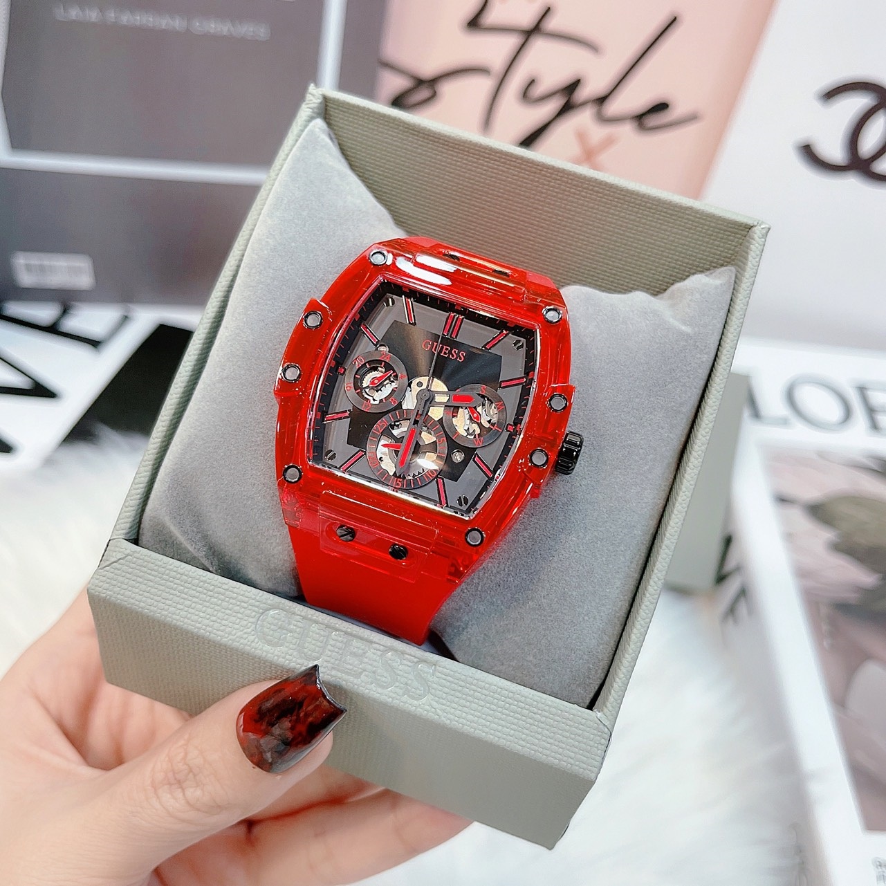 Đồng Hồ Guess Phoenix |Unisex |Chronograph |Dây Sillicone Đỏ |Máy Pin (Quartz) |Size 43x51mm |donghogiatot.vn