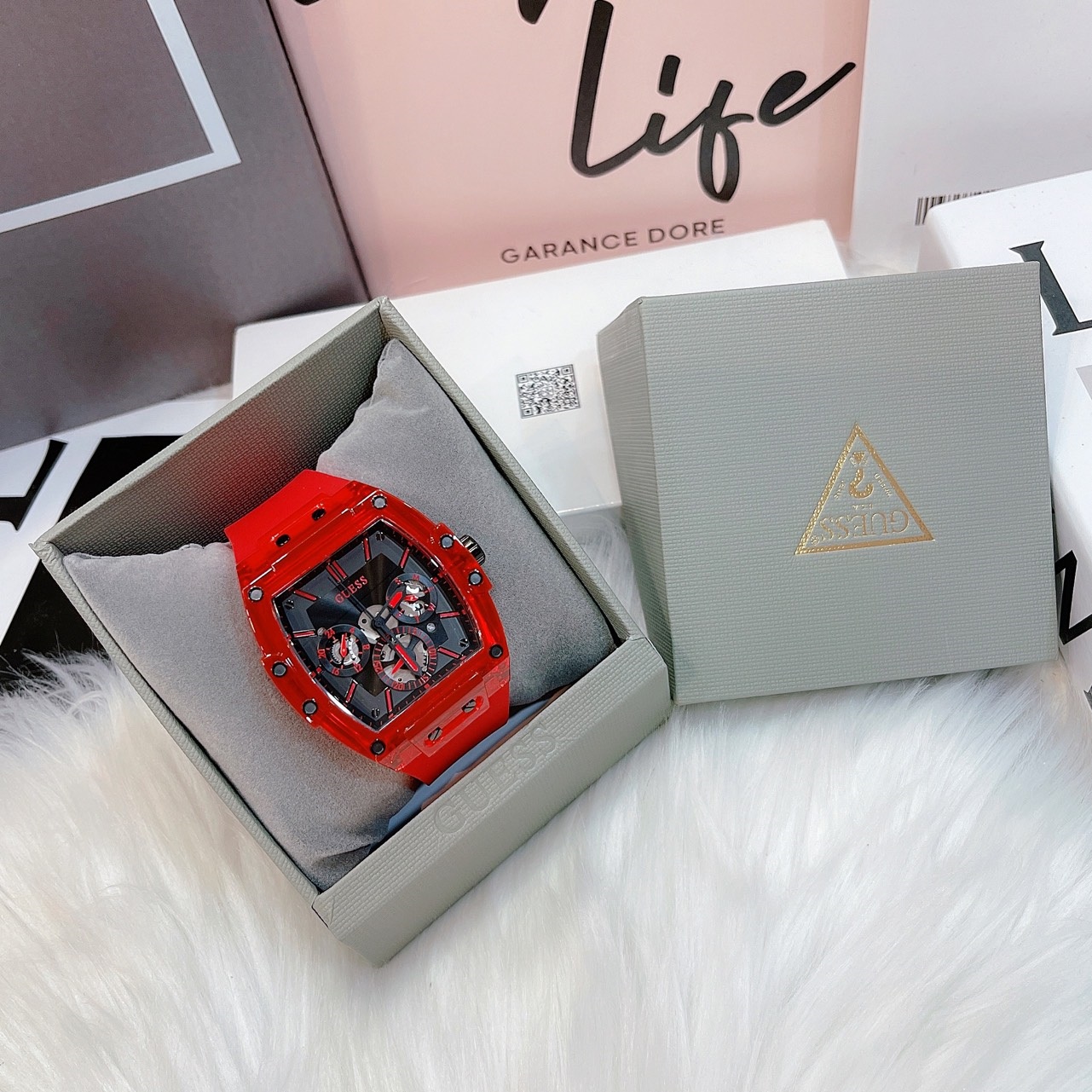 Đồng Hồ Guess Phoenix |Unisex |Chronograph |Dây Sillicone Đỏ |Máy Pin (Quartz) |Size 43x51mm |donghogiatot.vn
