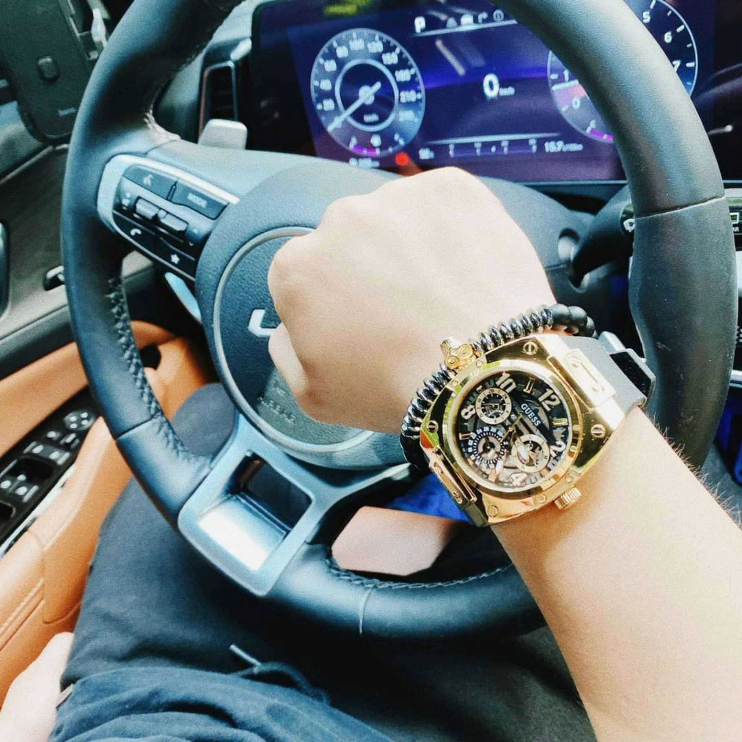 Đồng Hồ Guess Prodigy |Nam Giới |6 Kim |Vàng Gold |Dây Silicone Đen |Máy Pin (Quartz) |Size 44mm |donghogiatot.vn