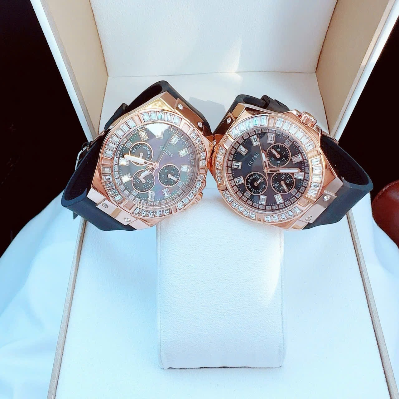 Đồng Hồ Guess Rigor |Cặp Đôi |Đính Đá Rose Gold |Dây Sillicone Đen |Size 47x38mm |donghogiatot.vn