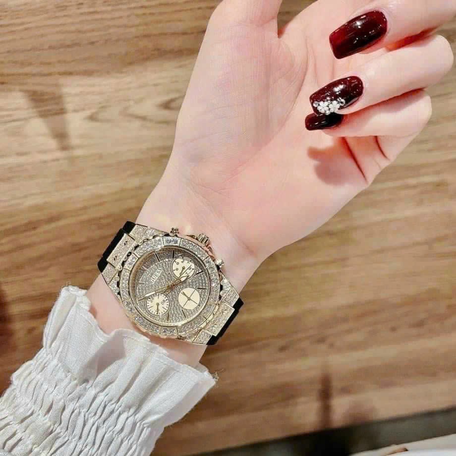 Đồng Hồ Guess Rigor |Nữ Giới |Full Đá Vàng Gold |Dây Sillicone Đen |Máy Pin (Quartz) |Size 39mm |donghogiatot.vn