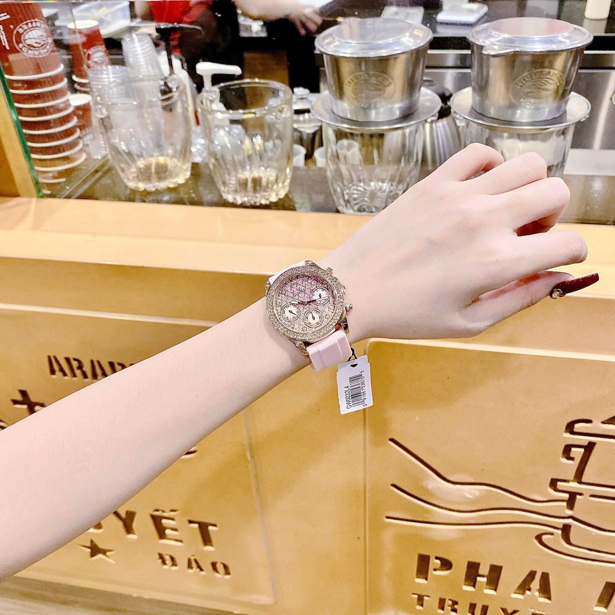 Đồng Hồ Guess Sparkling |Nữ Giới |Đính Đá Rose Gold |Dây Sillicone Hồng |Máy Pin (Quartz) |Size 38mm |donghogiatot.vn