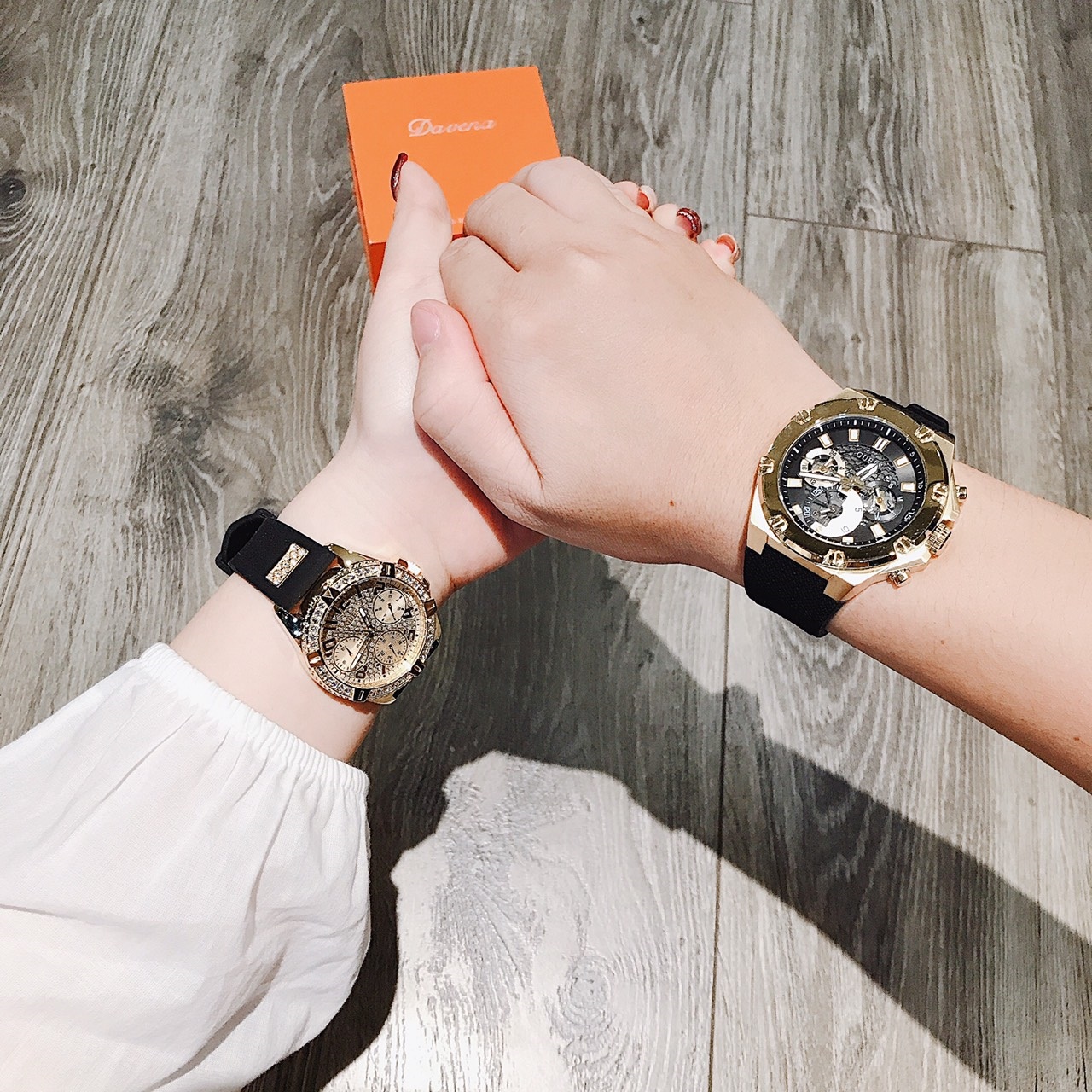 Đồng Hồ Guess Third-Gea |Cặp Đôi |Đính Đá |Dây Sillicone Đen |Size 46x38mm |donghogiatot.vn