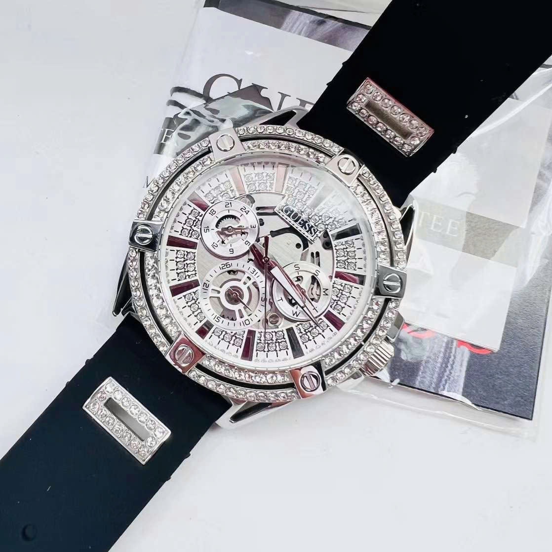 Đồng Hồ Guess Multi-Function |Nam giới |Đính Đá Silver |Dây Sillicone Đen |Máy Pin (Quartz) |Size 48mm |donghogiatot.vn