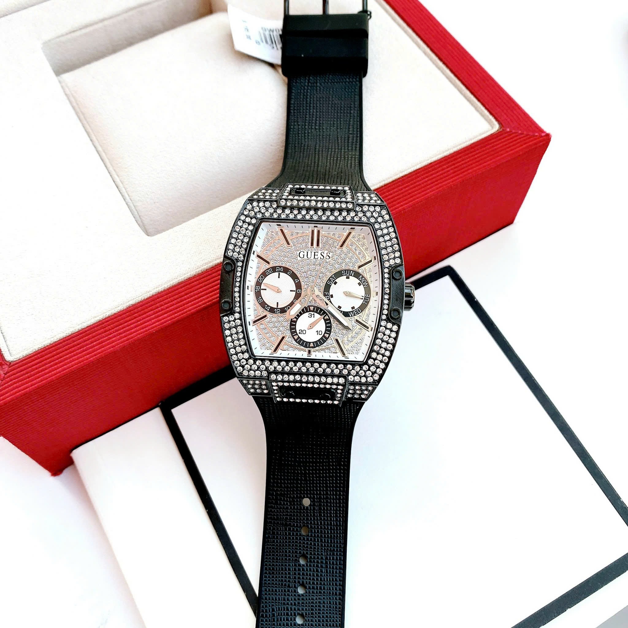 Đồng Hồ Guess Phoenix |Nam giới |Chronograph |Đính Đá |Dây Silicone Đen |Máy Pin (Quartz) |Size 43mm |donghogiatot.vn
