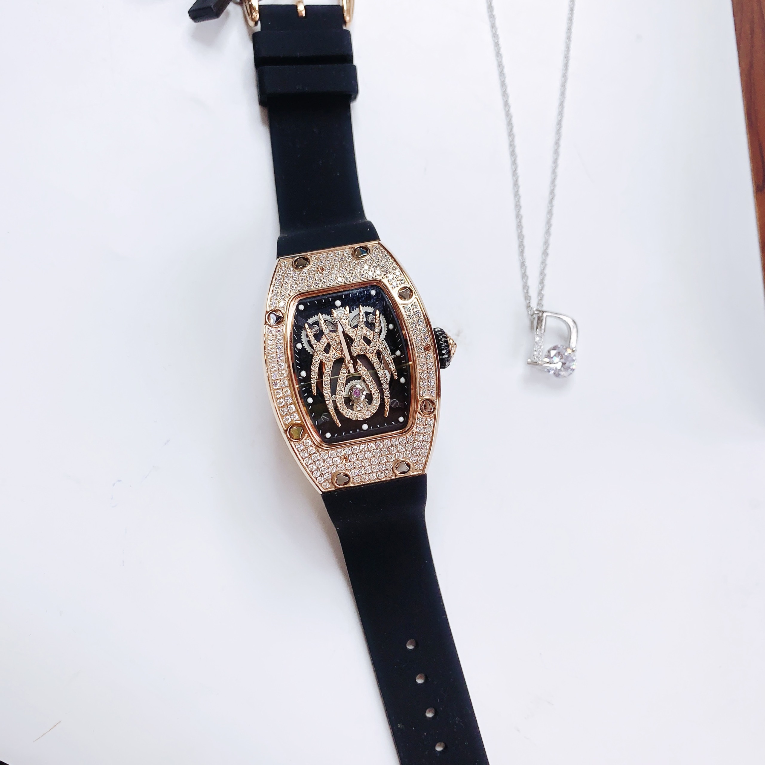 Đồng Hồ Hanboro Mặt Nhện |Nữ Giới |Rose Gold |Dây Cao Su Đen |Máy Pin (Quartz) |Size 32x36mm [donghogiatot.vn]