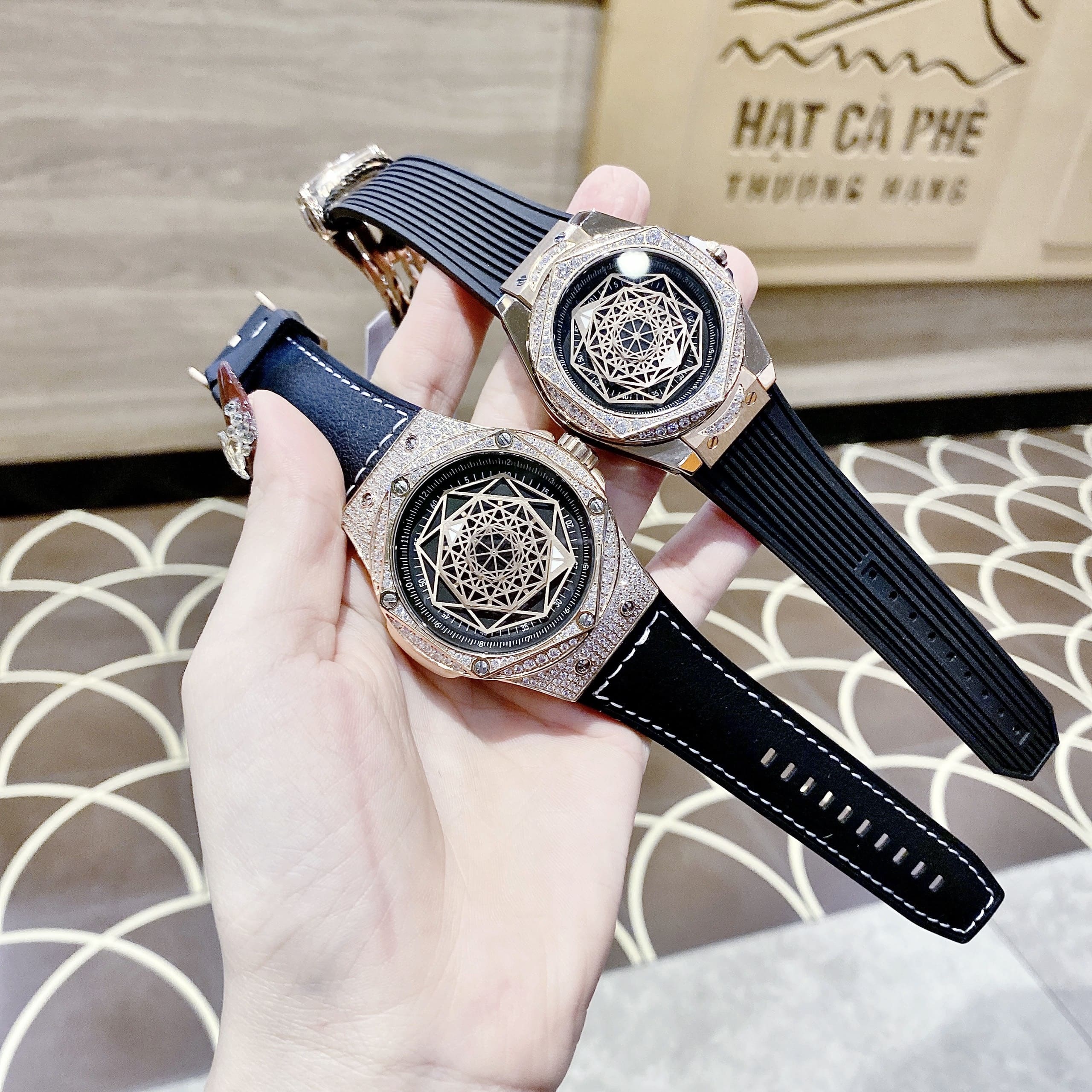 Đồng Hồ Hanboro Mặt Vũ Trụ |Cặp Đôi |Rose Gold |Dây Cao Su Đen |Size 36x42mm |donghogiatot.vn