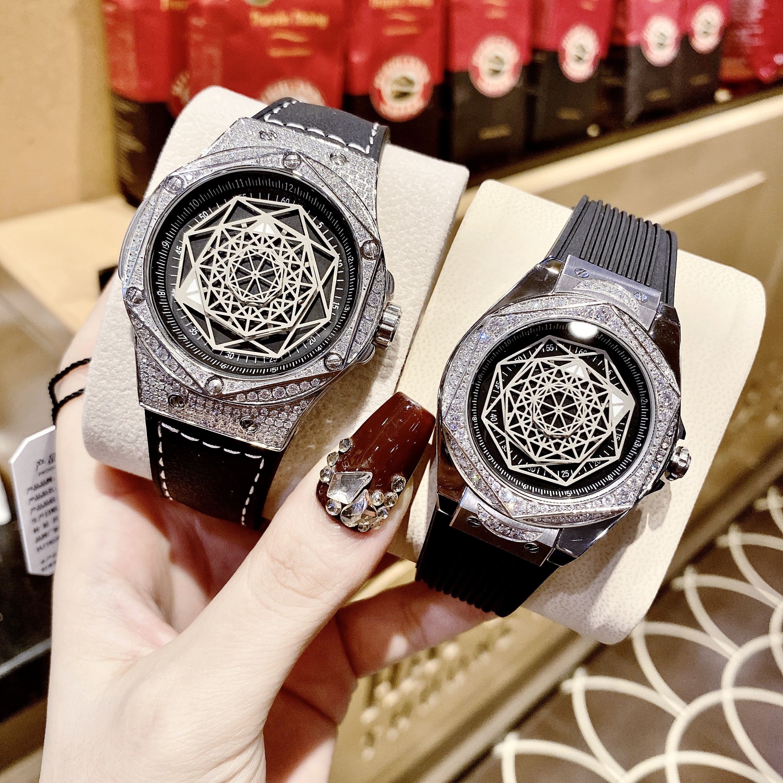 Đồng Hồ Hanboro Mặt Vũ Trụ |Cặp Đôi |Trắng Silver |Dây Cao Su Đen | Size 36x42mm |donghogiatot.vn