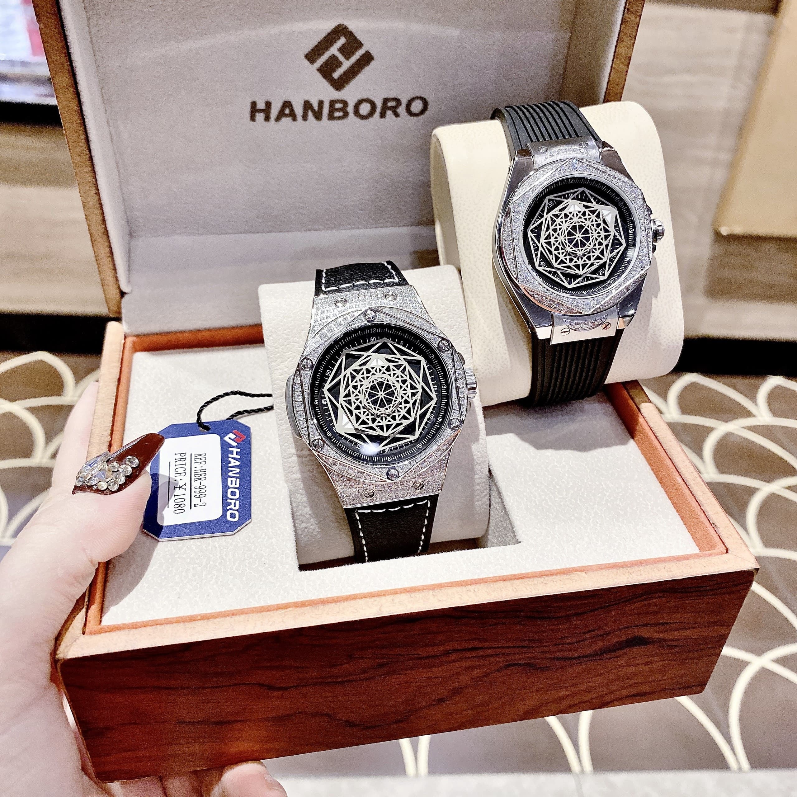Đồng Hồ Hanboro Mặt Vũ Trụ |Cặp Đôi |Trắng Silver |Dây Cao Su Đen | Size 36x42mm |donghogiatot.vn