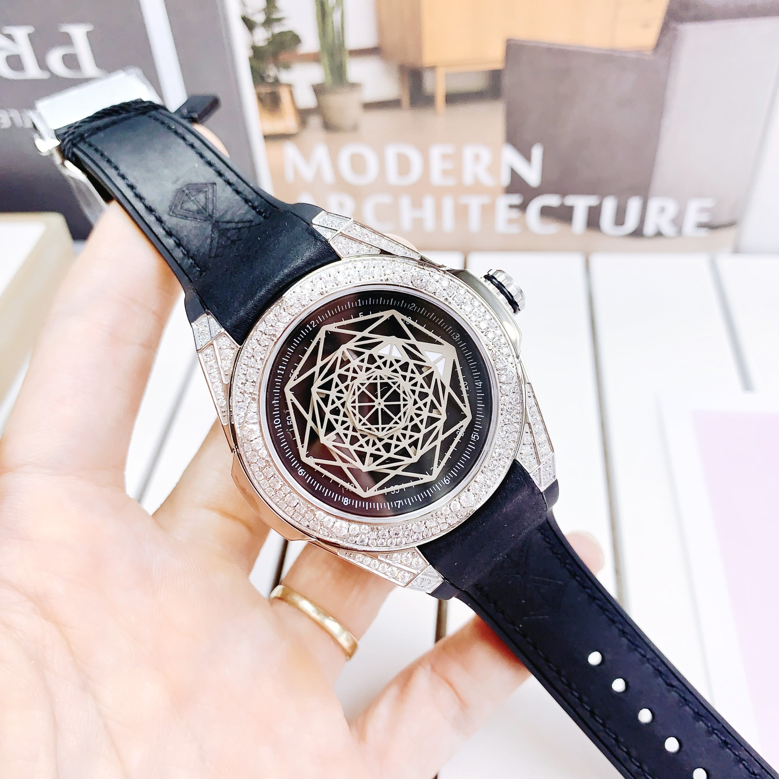 Đồng Hồ Hanboro Mặt Vũ Trụ Silver |Nam Giới |Mặt Đính Đá |Dây Da |Máy Pin (Quartz) |Size 43mm |Donghogiatot.vn