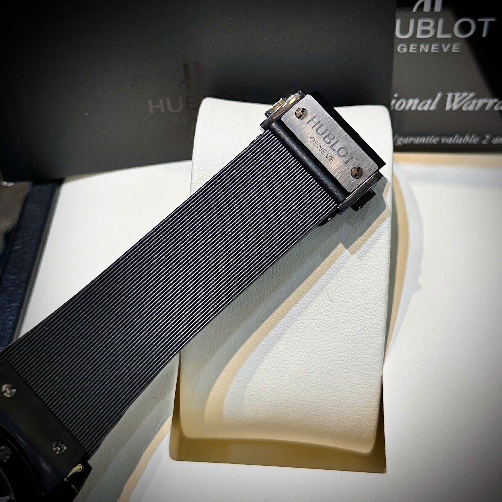 Đồng Hồ Hublot Classic Fusion |Nam Giới |Mặt Full Đen |Dây Silicone Đen |Máy Cơ (Automatic) |Size 42mm |donghogiatot.vn