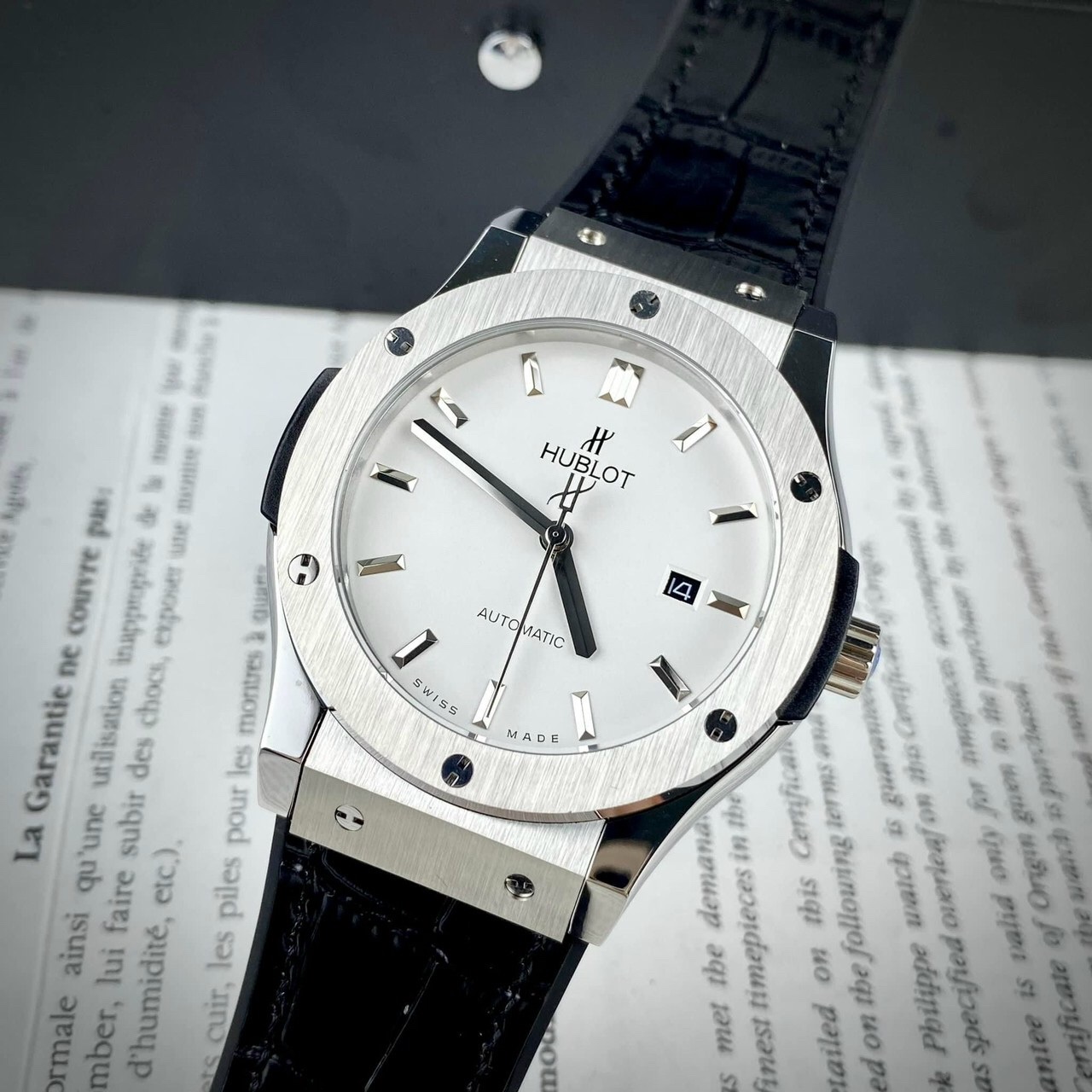 Đồng Hồ Hublot Classic Fusion |Nam Giới |Mặt Trắng |Dây Da Bọc Cao Su |Máy Cơ (Automatic) |Size 42mm |donghogiatot.vn