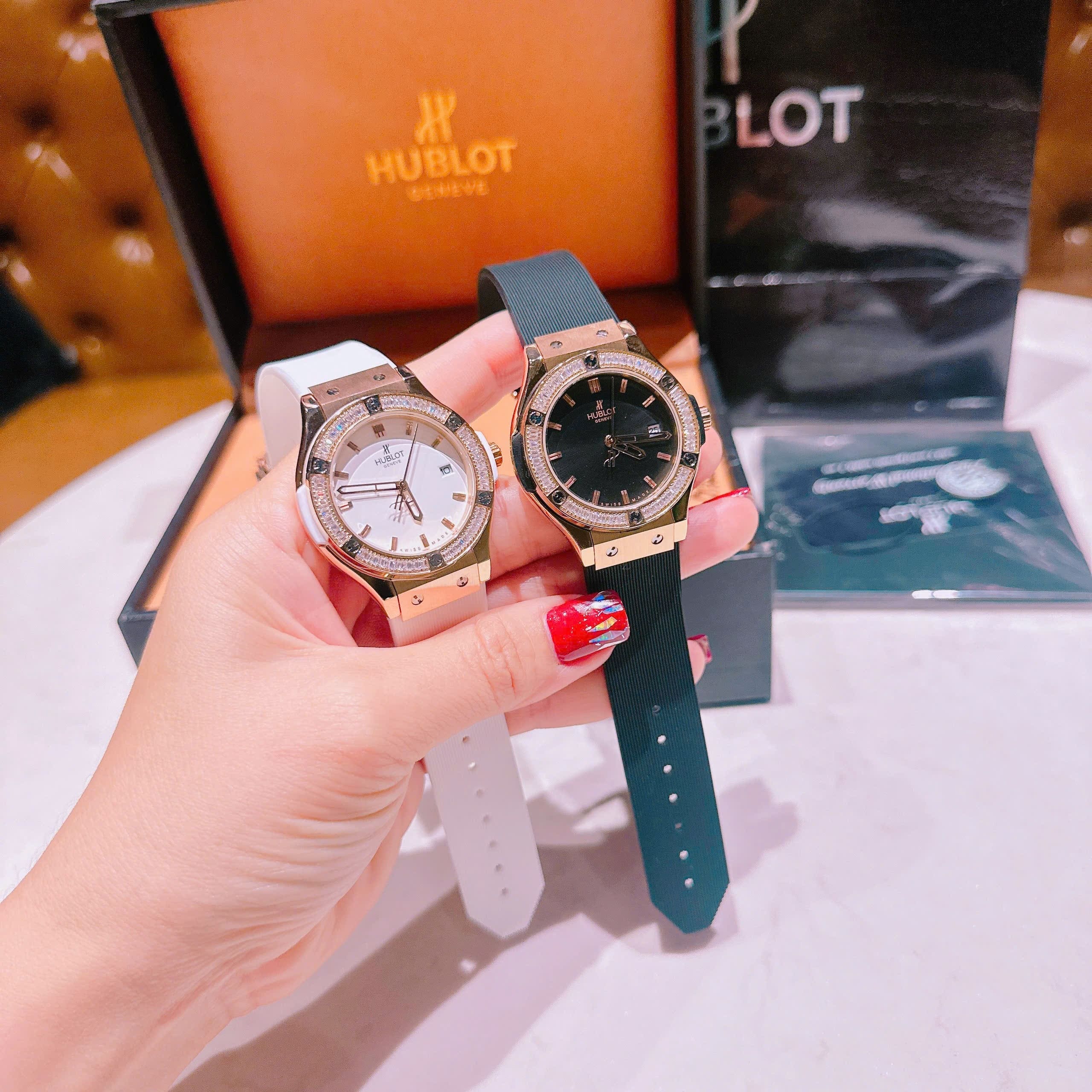 Đồng Hồ Hublot Geneve |Nữ Giới |Rose Gold |Đính Đá |Dây Silicone Đen |Máy Pin (Máy Quartz) |Size 34mm |donghogiatot.vn