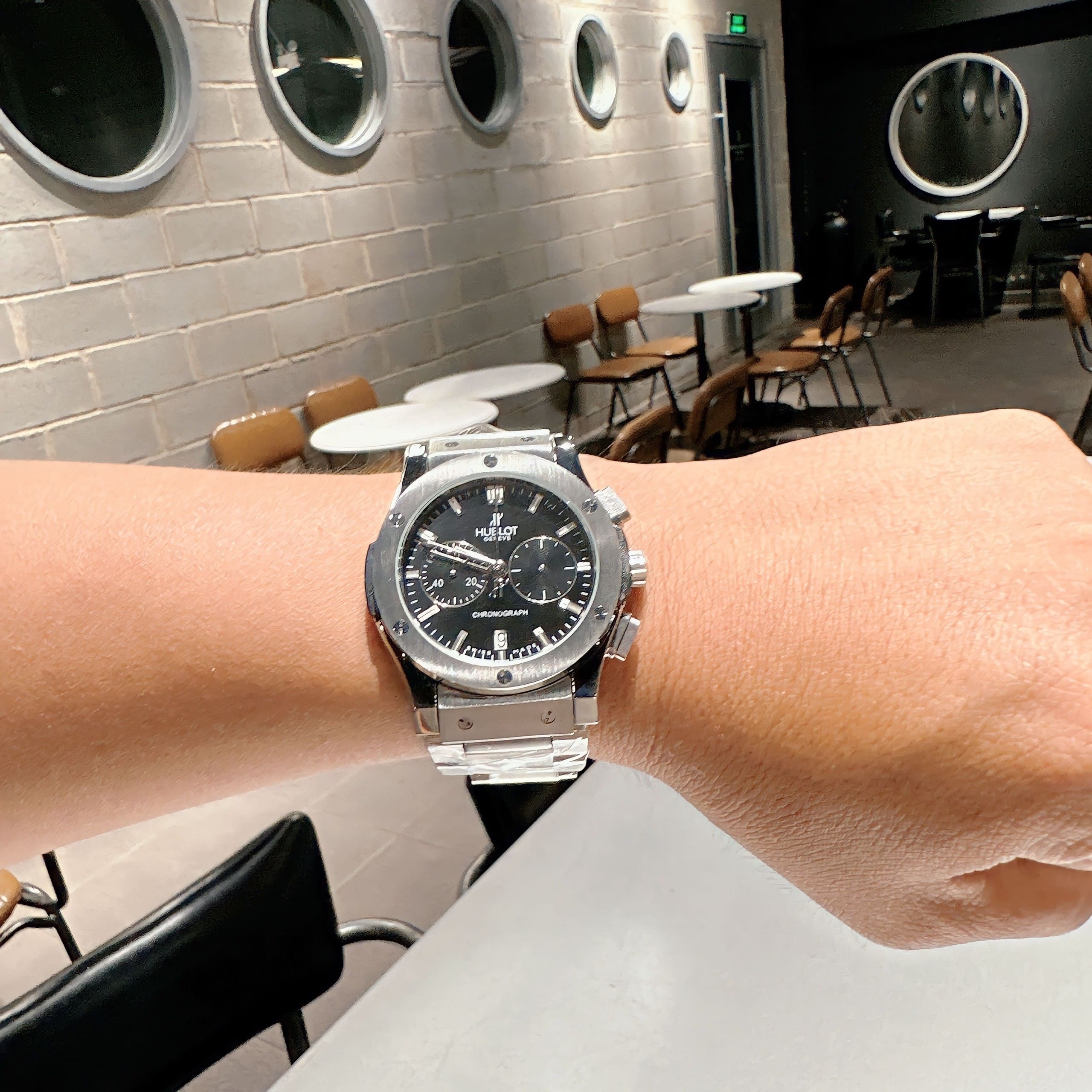 Đồng Hồ Hublot Classic |Nam Giới |6 Kim |Chronograph |Mặt Đen |Dây Kim Loại |Máy Pin (Máy Quartz) |Size 42mm |donghogiatot.vn