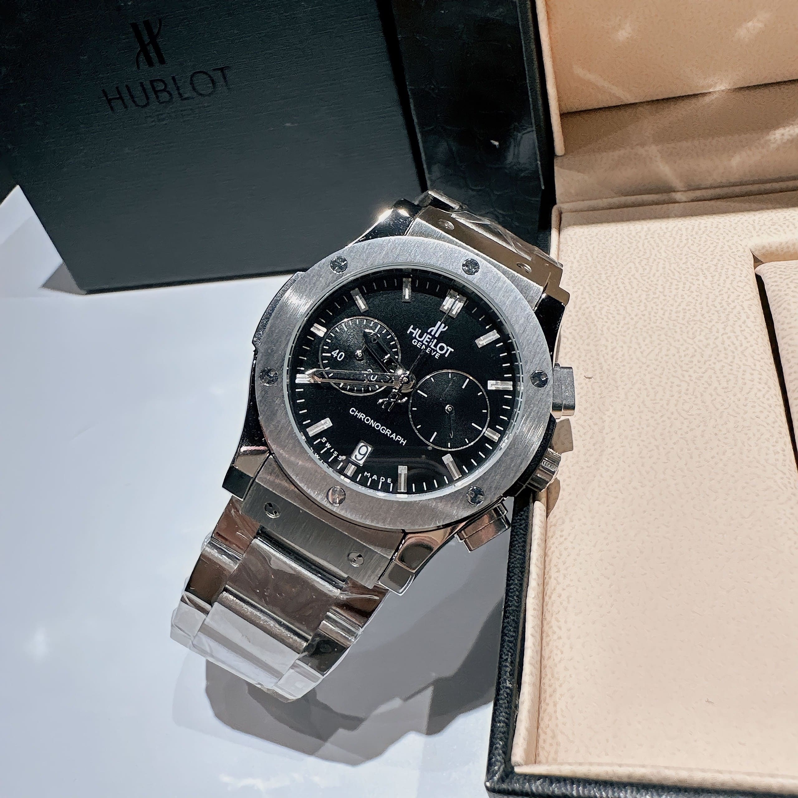 Đồng Hồ Hublot Classic |Nam Giới |6 Kim |Chronograph |Mặt Đen |Dây Kim Loại |Máy Pin (Máy Quartz) |Size 42mm |donghogiatot.vn