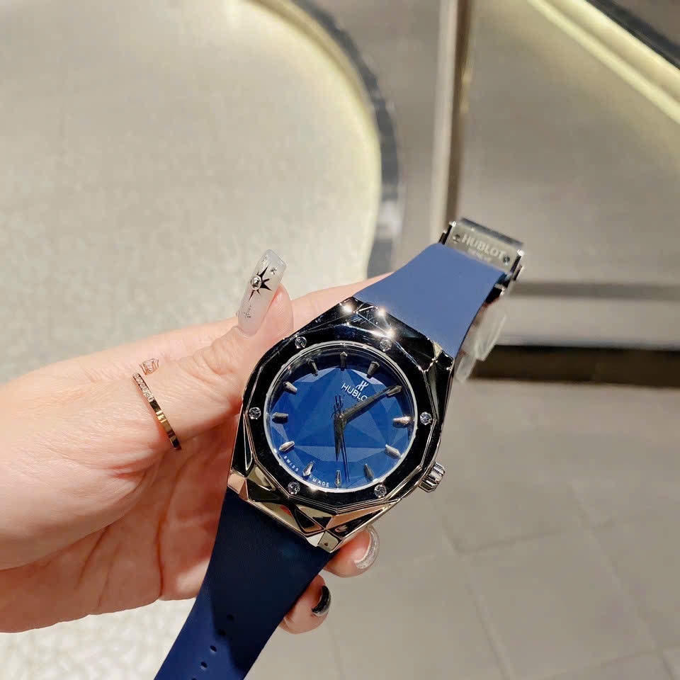 Đồng Hồ Hublot Classic Orlinski |Nam Giới |Silver |Dây Silicone Xanh |Máy Cơ (Automatic) |Size 42mm |donghogiatot.vn