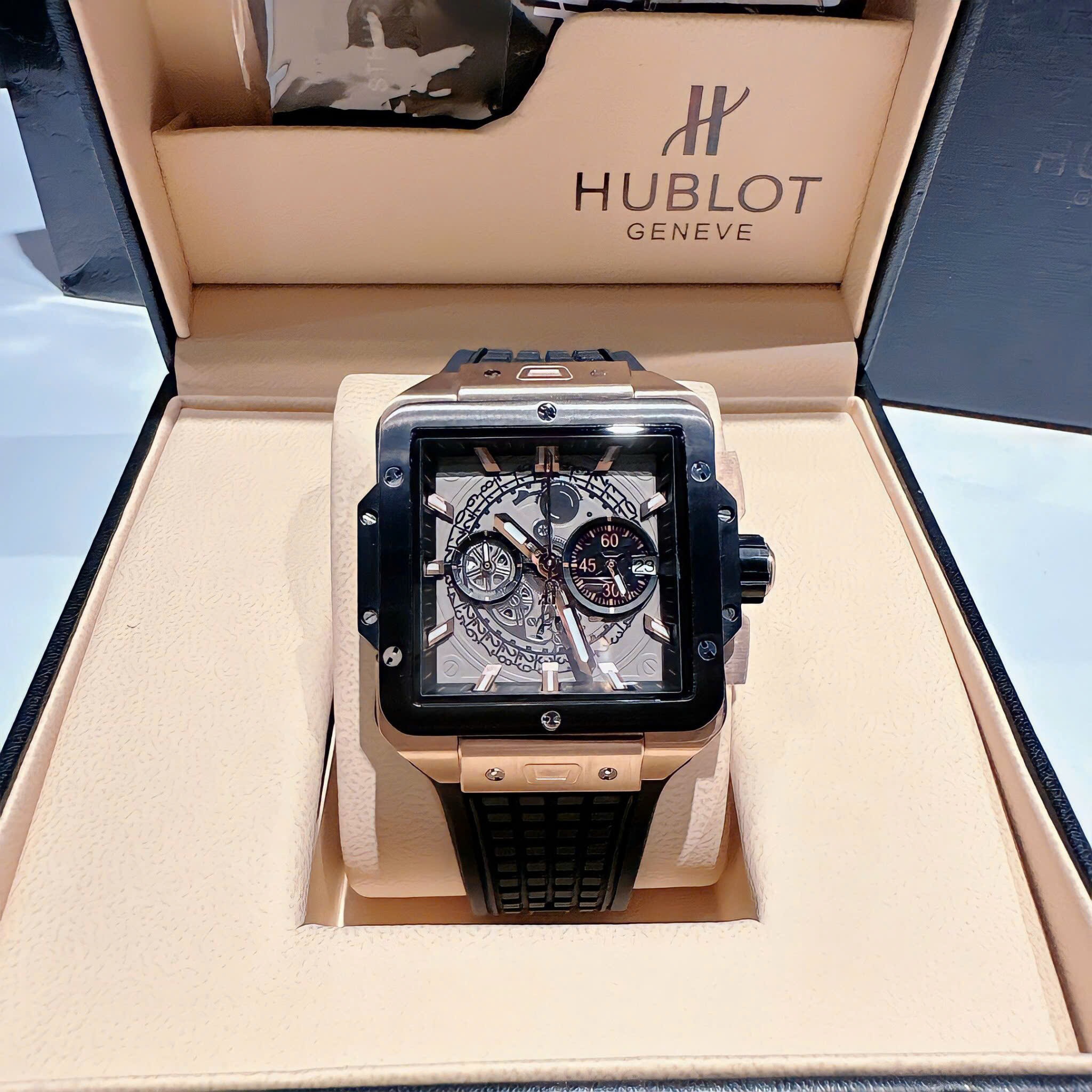 Đồng Hồ Hublot Square Bang Unico |Nam Giới |Mặt Vuông |Rose Gold |Dây Silicone |Máy Pin (Máy Quartz) |Size 42x42mm |donghogiatot.vn