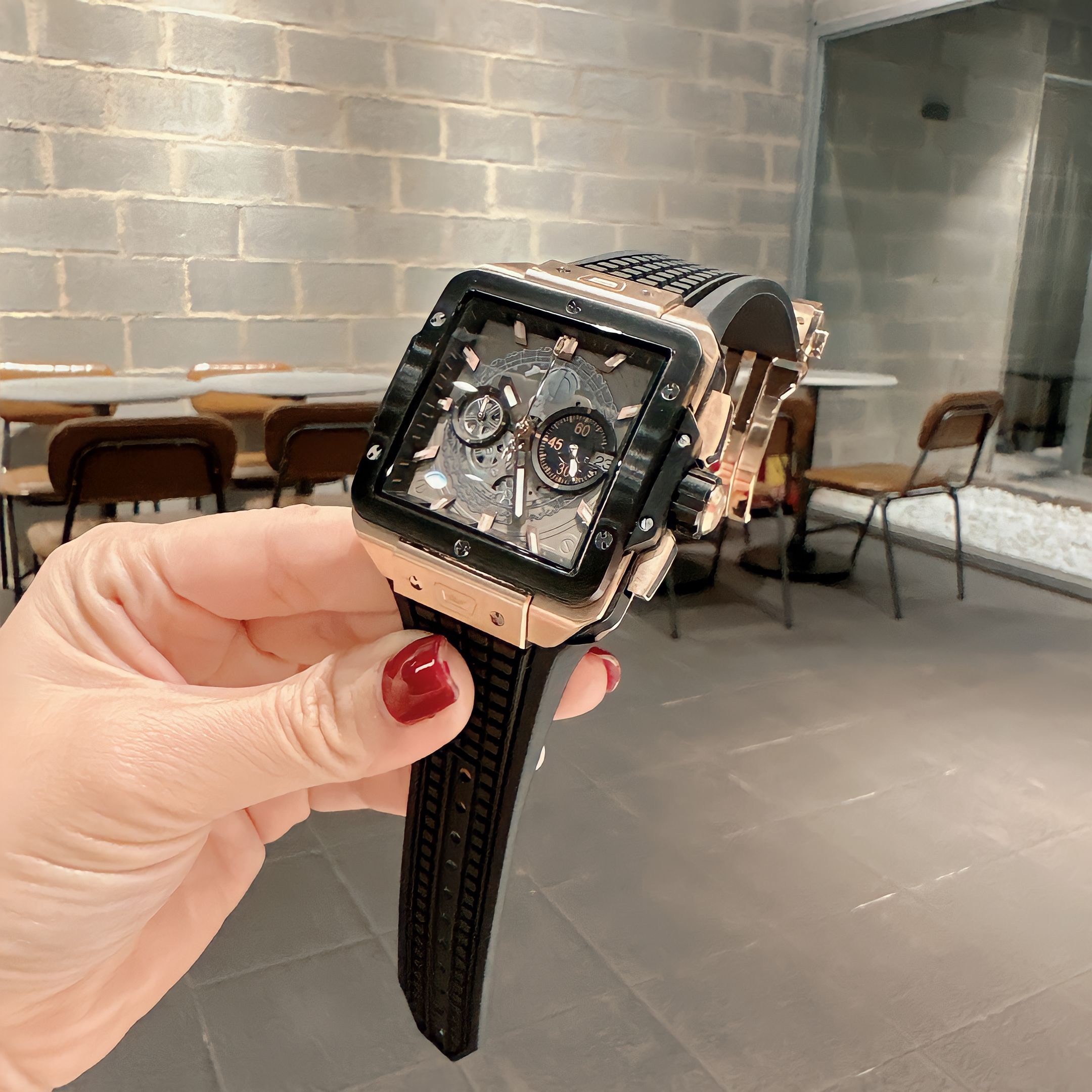 Đồng Hồ Hublot Square Bang Unico |Nam Giới |Mặt Vuông |Rose Gold |Dây Silicone |Máy Pin (Máy Quartz) |Size 42x42mm |donghogiatot.vn