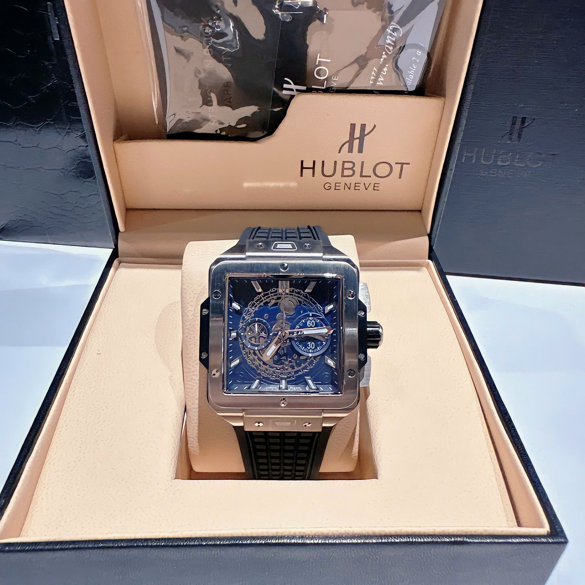 Đồng Hồ Hublot Square Bang Unico |Nam Giới |Mặt Vuông Xanh |Dây Silicone |Máy Pin (Máy Quartz) |Size 42x42mm |donghogiatot.vn