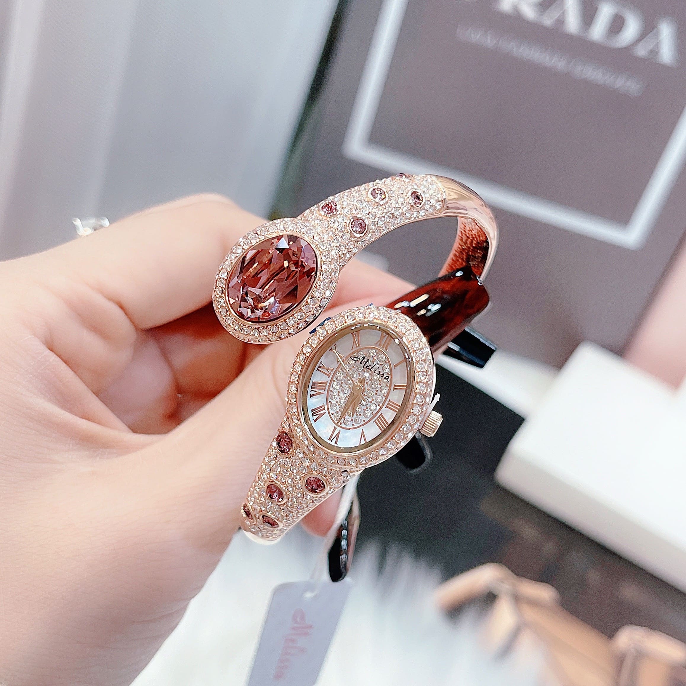 Đồng Hồ Melissa Đầu Rắn |Nữ Giới |Đính Đá Đỏ |Vòng Tay Rose Gold |Máy Pin (Quartz) |Size 28mm |donghogiatot.vn