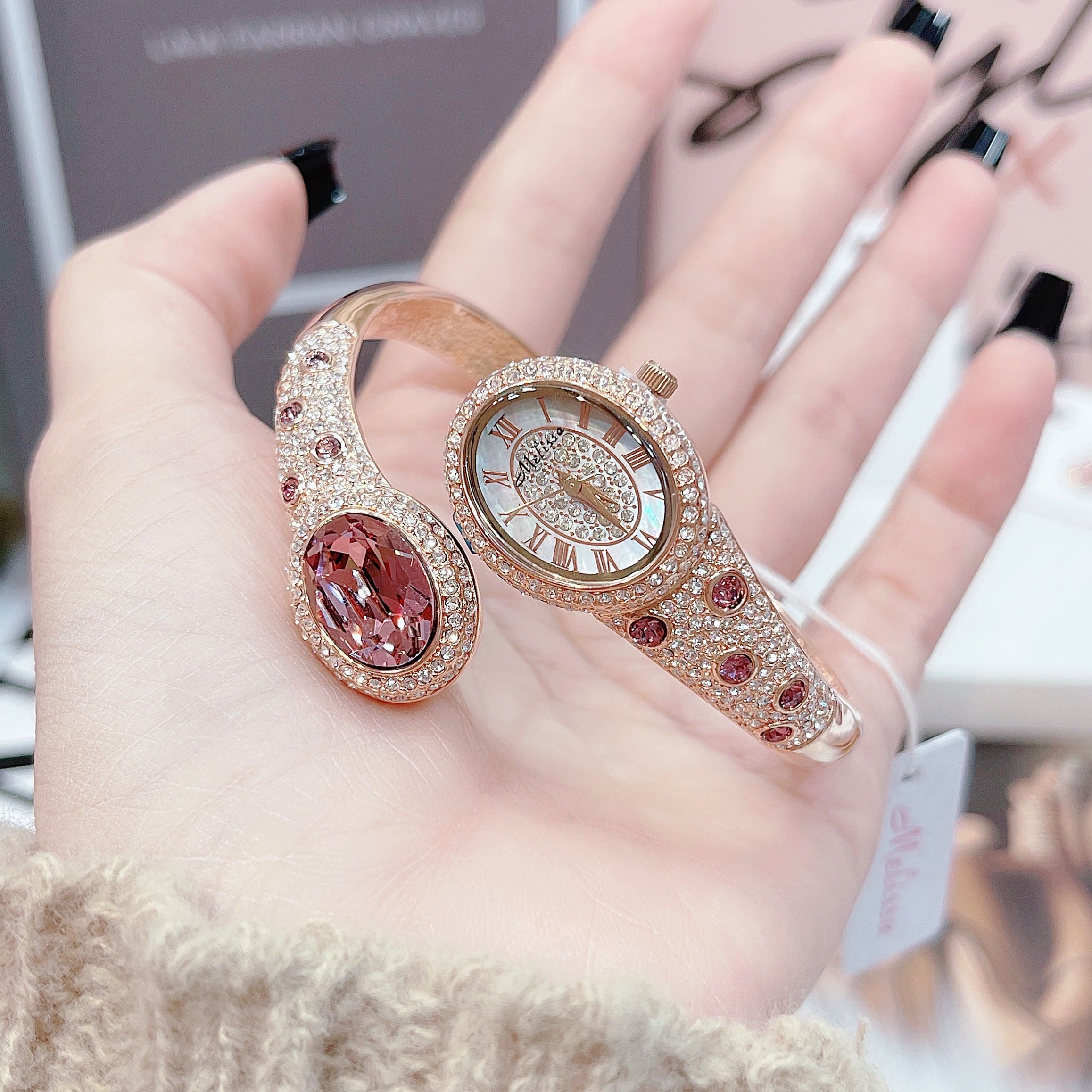 Đồng Hồ Melissa Đầu Rắn |Nữ Giới |Đính Đá Đỏ |Vòng Tay Rose Gold |Máy Pin (Quartz) |Size 28mm |donghogiatot.vn