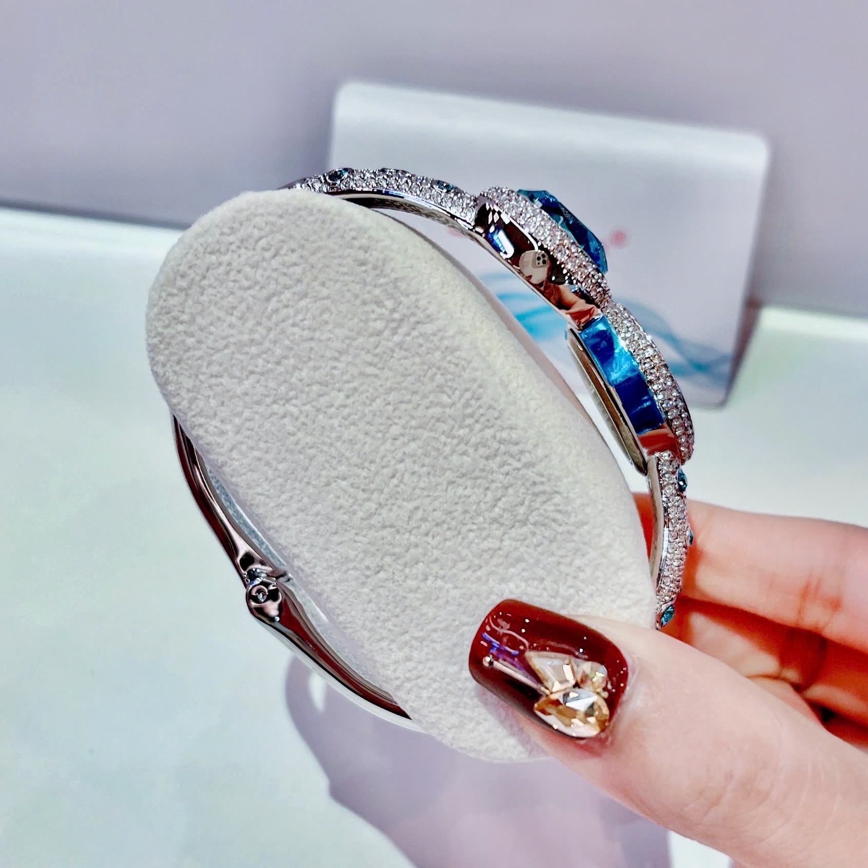 Đồng Hồ Melissa Đầu Rắn |Nữ Giới |Đính Đá Xanh Ngọc |Lắc Tay Silver |Máy Pin (Quartz) |Size 28mm |donghogiatot.vn