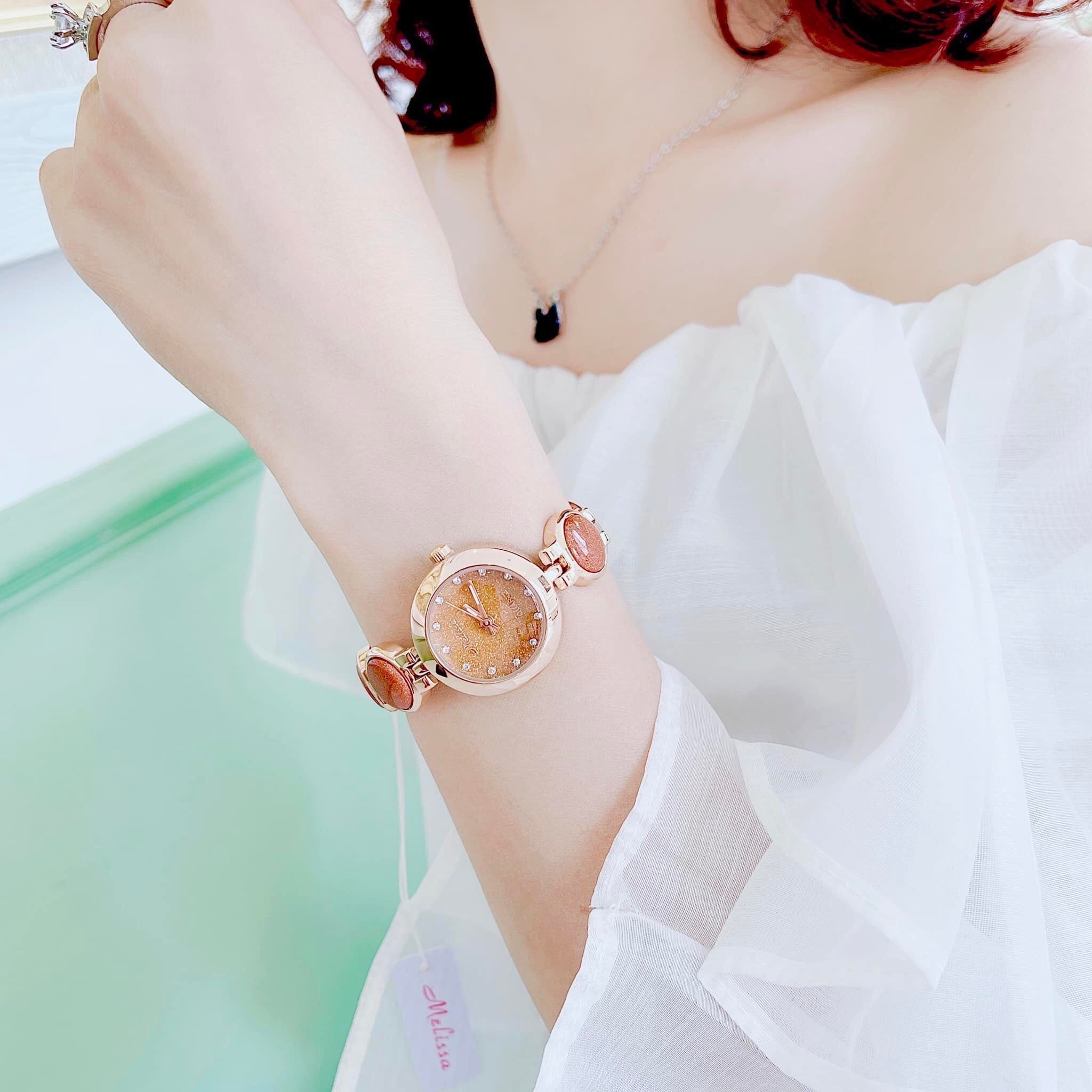 Đồng Hồ Melissa Mặt Đính Đá |Nữ Giới |Rose Gold |Lắc Tay Màu Cam |Máy Pin (Quartz) |Size 28mm |donghogiatot.vn